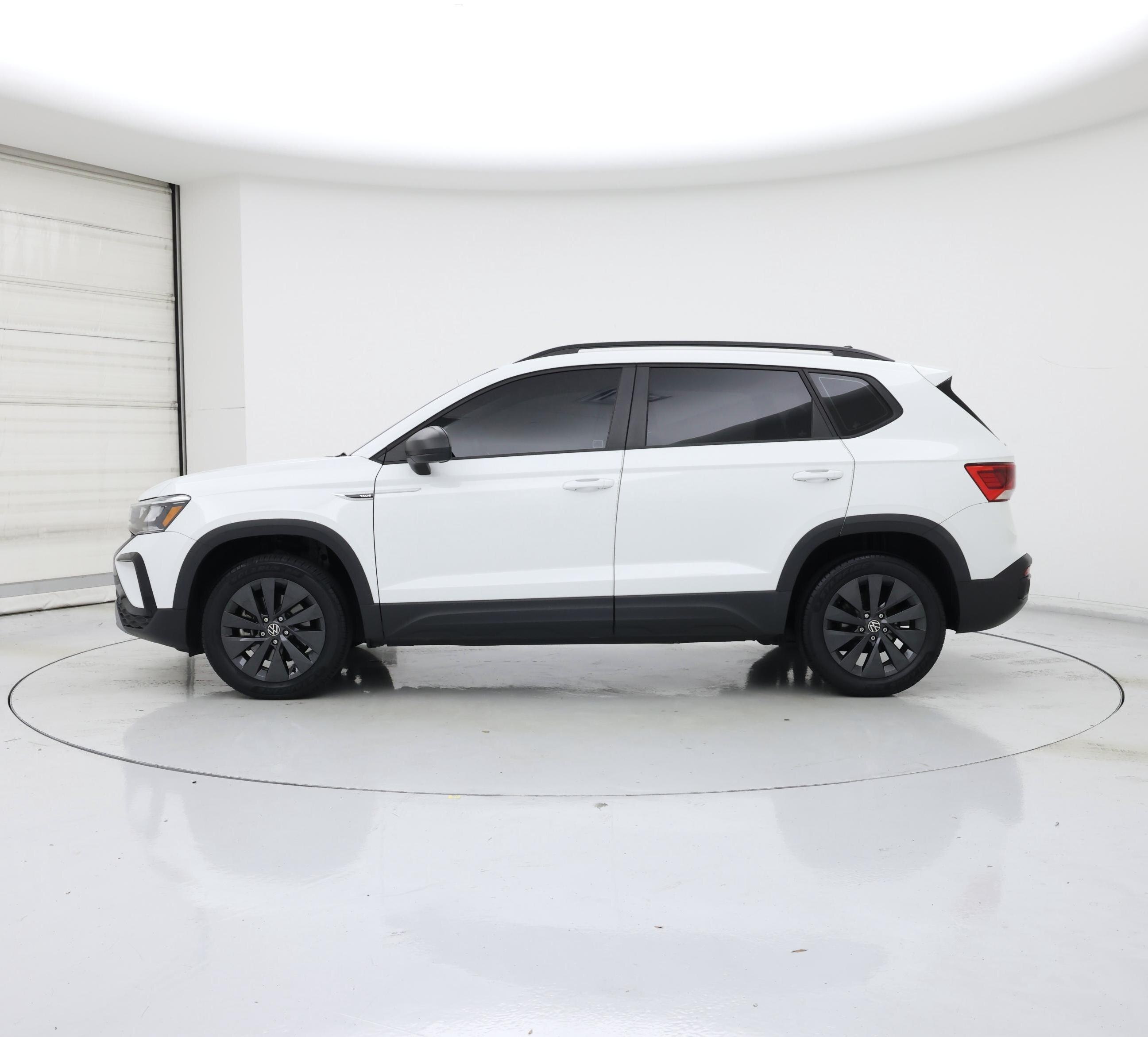 Thumbnail: 2023 Volkswagen Taos - 3