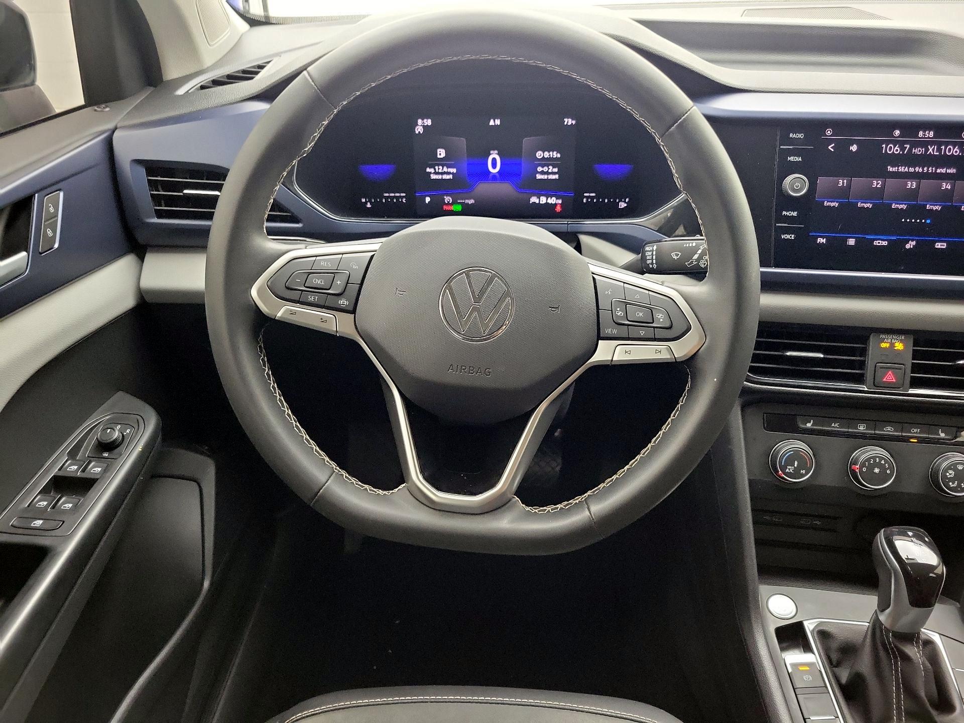 Thumbnail: 2022 Volkswagen Taos - 10