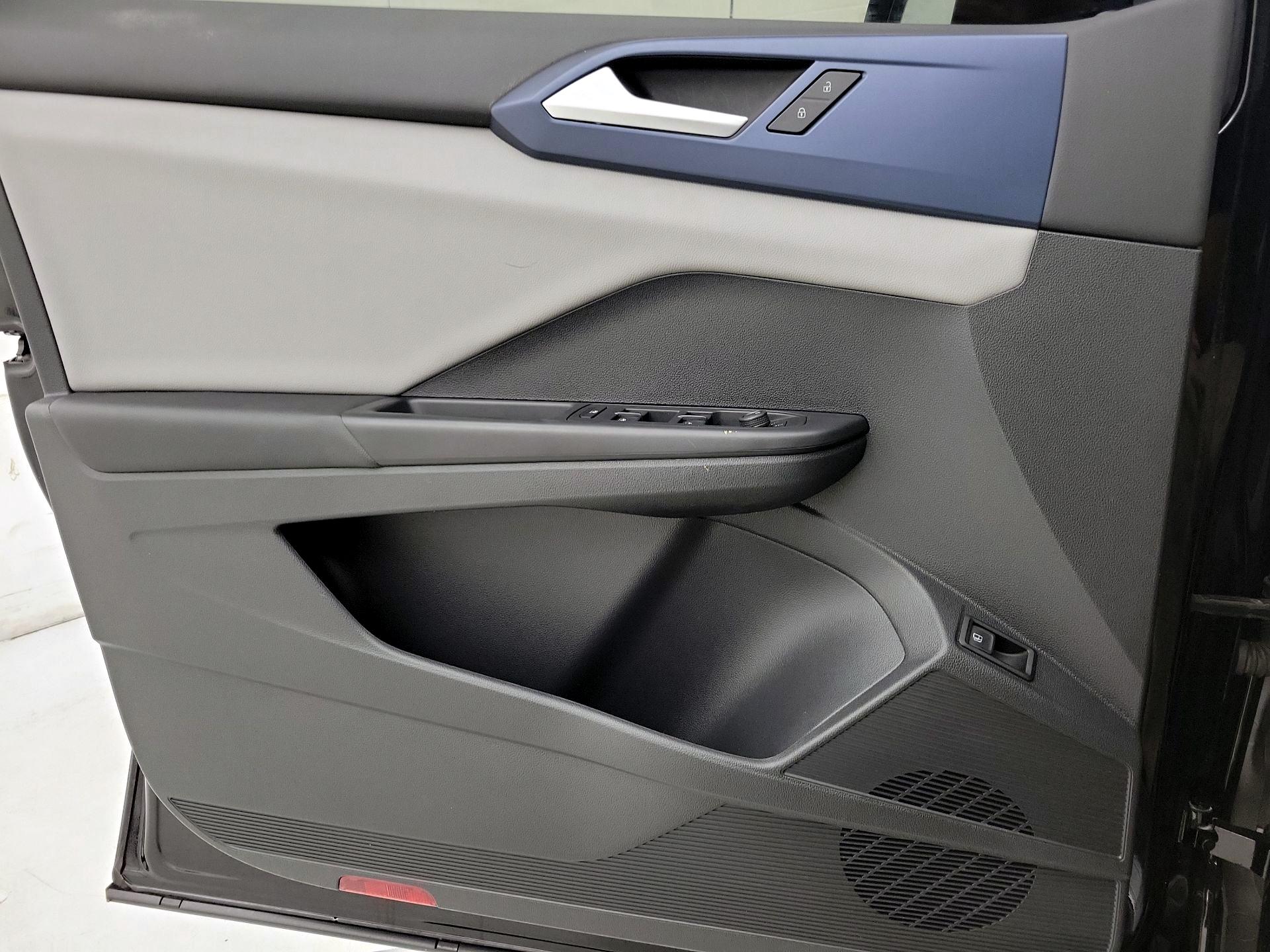 Thumbnail: 2022 Volkswagen Taos - 13