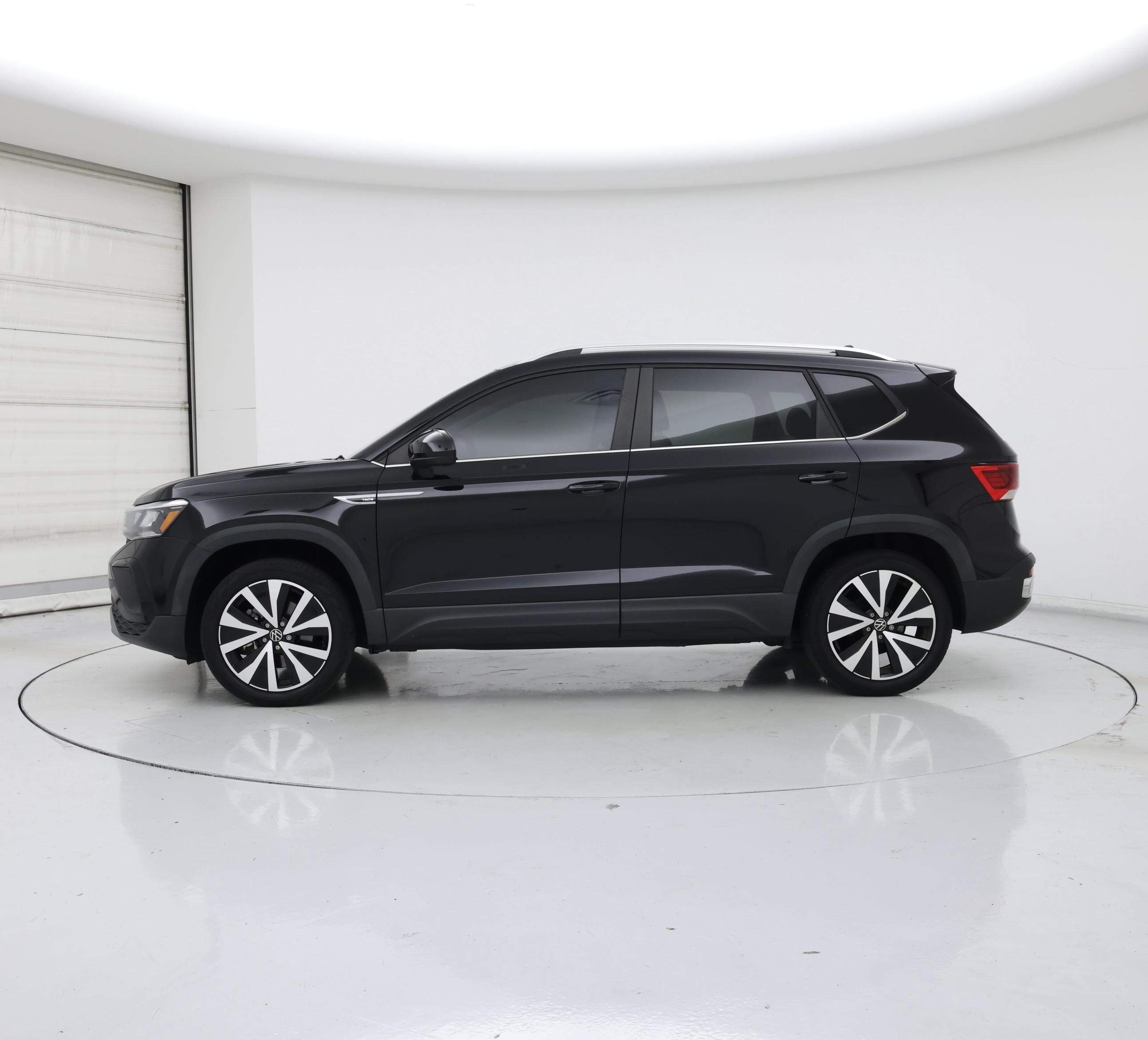 Thumbnail: 2022 Volkswagen Taos - 3