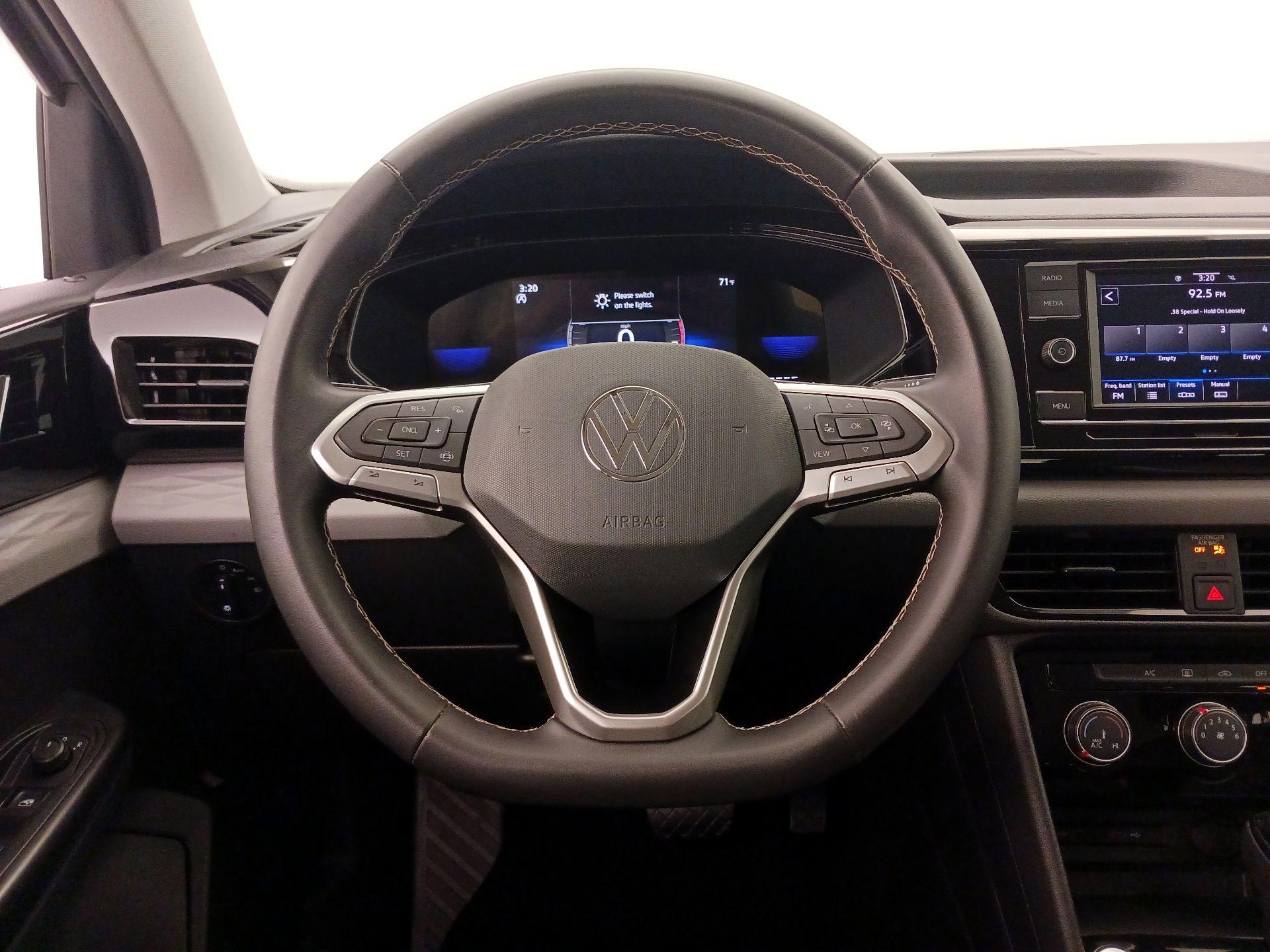 Thumbnail: 2023 Volkswagen Taos - 10