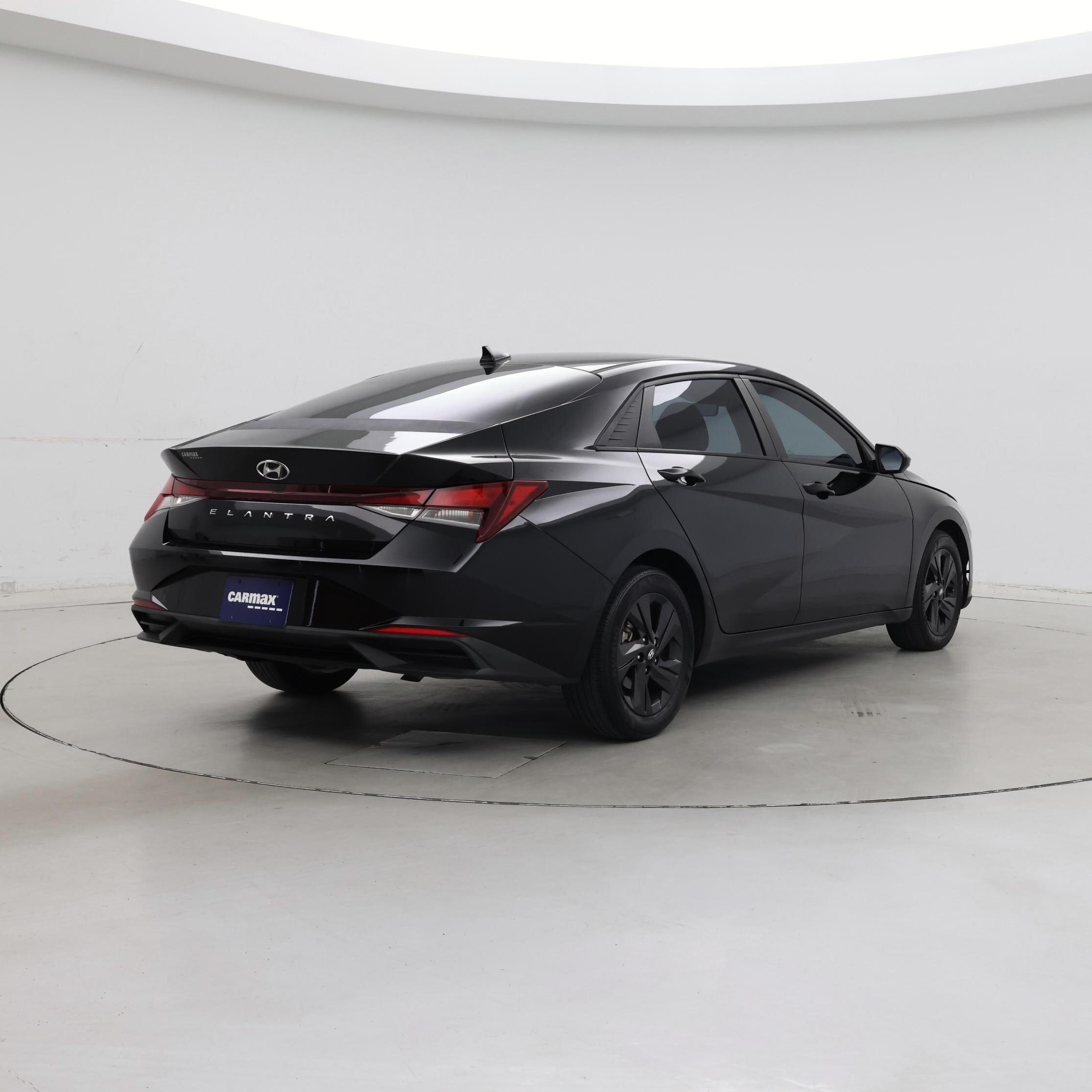 Thumbnail: 2022 Hyundai Elantra - 8