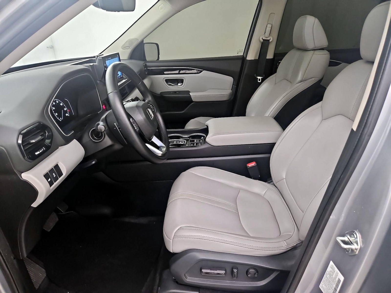 2023 Honda Pilot Touring - Photo 10