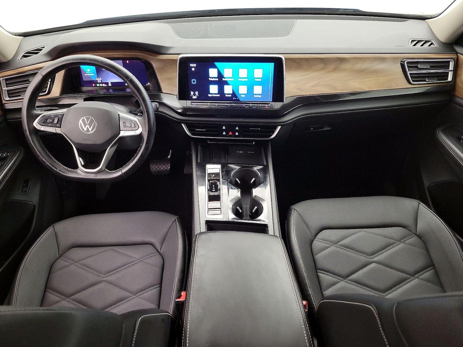 2025 Volkswagen Atlas SE w/Tech - Photo 10