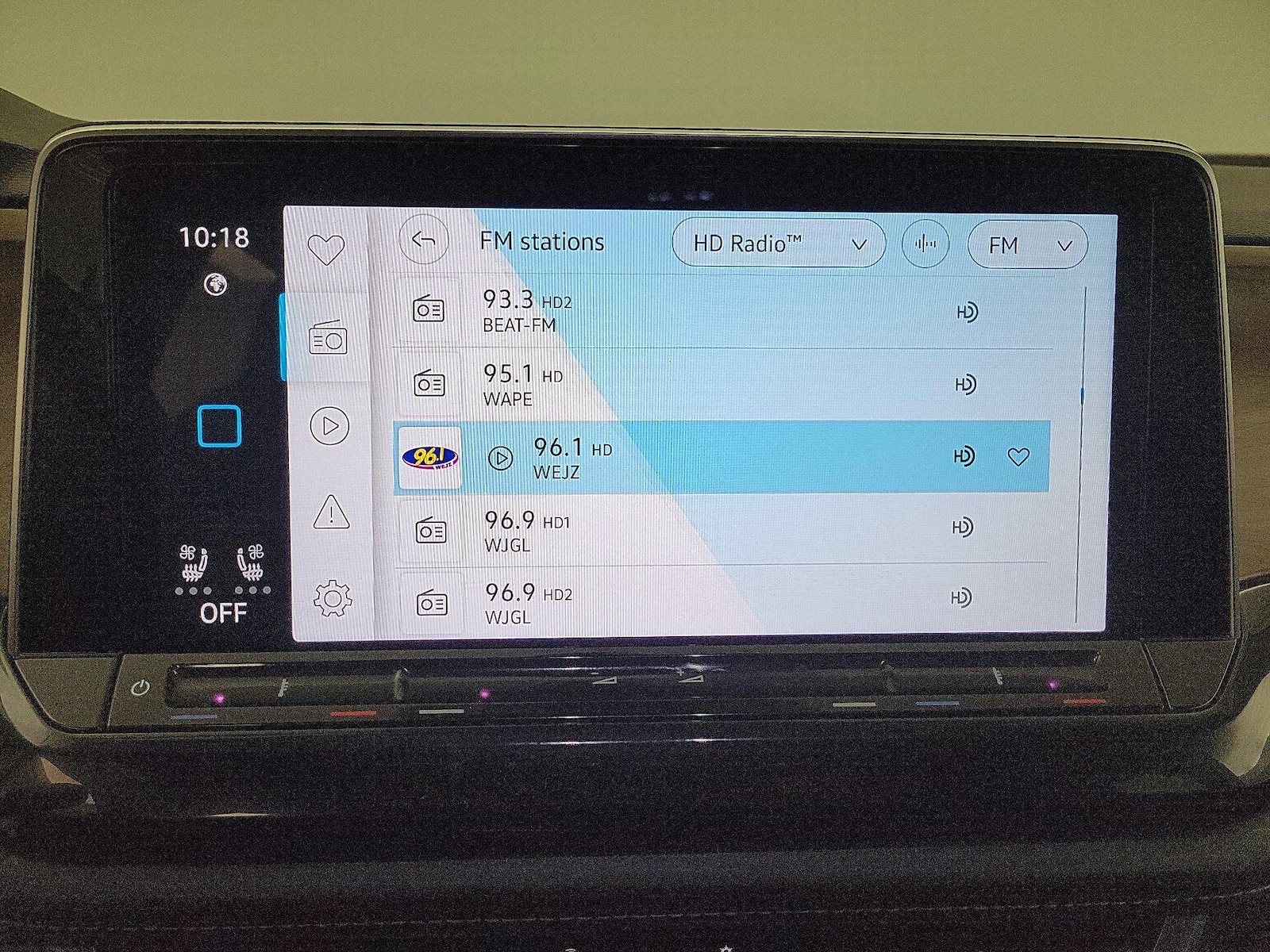 2025 Volkswagen Atlas SE w/Tech - Photo 16