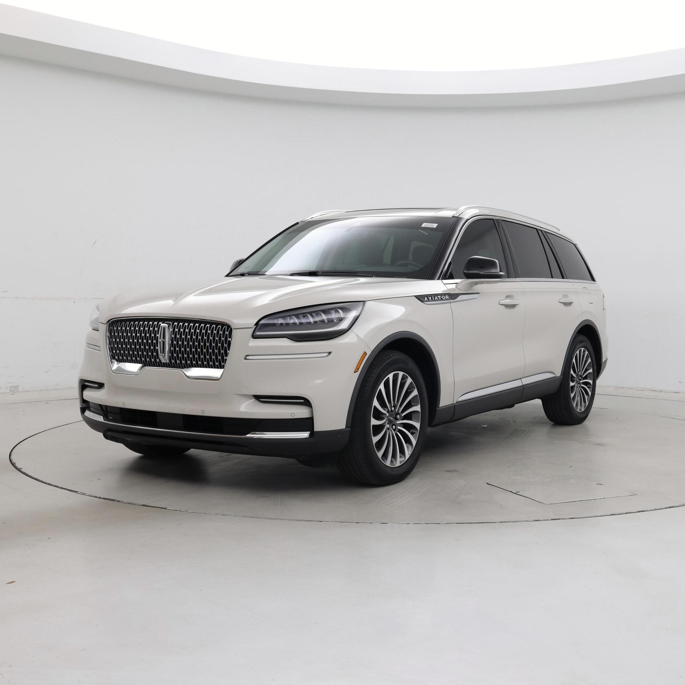 Thumbnail: 2023 Lincoln Aviator - 4
