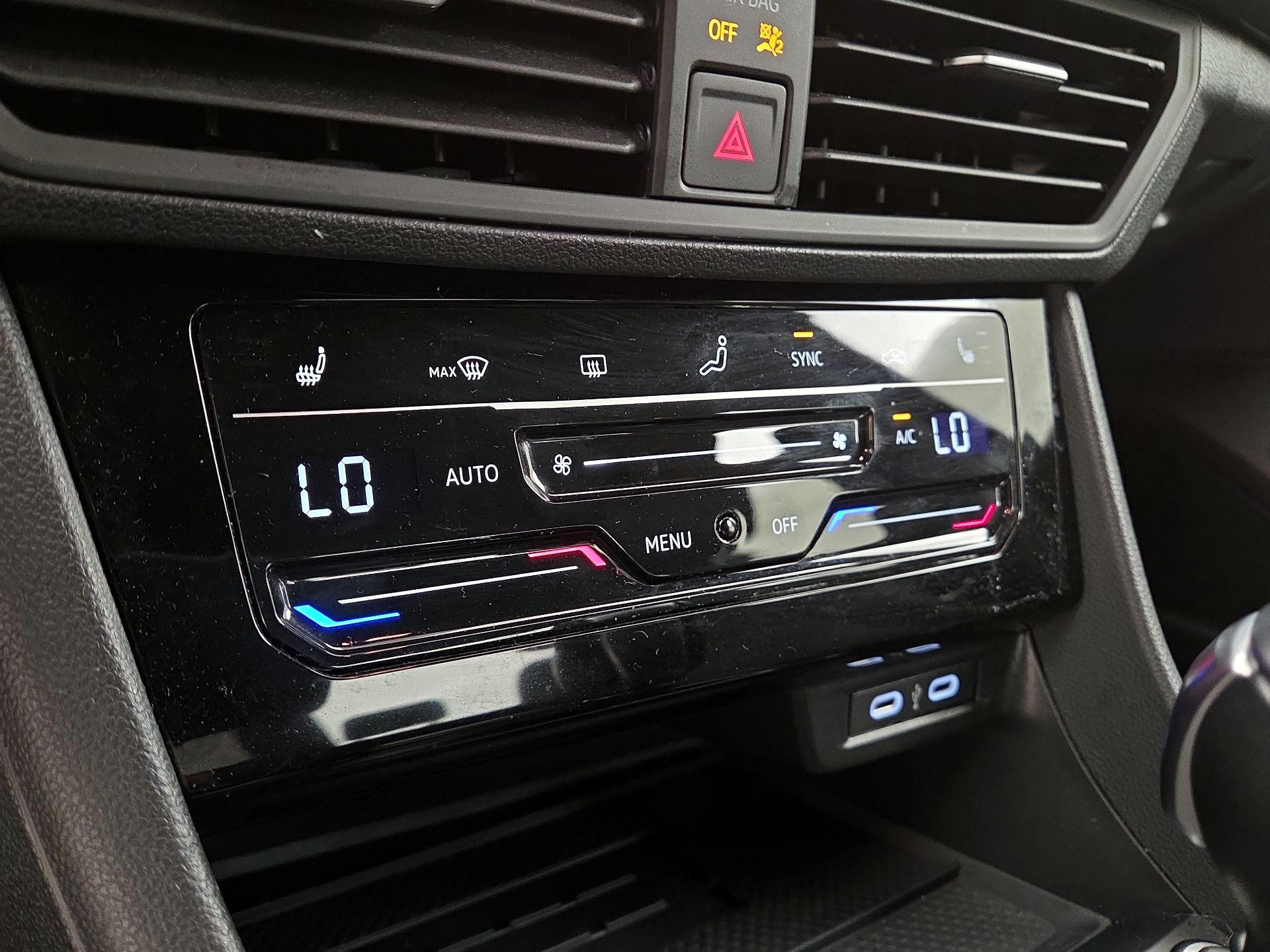Thumbnail: 2025 Volkswagen Jetta - 16