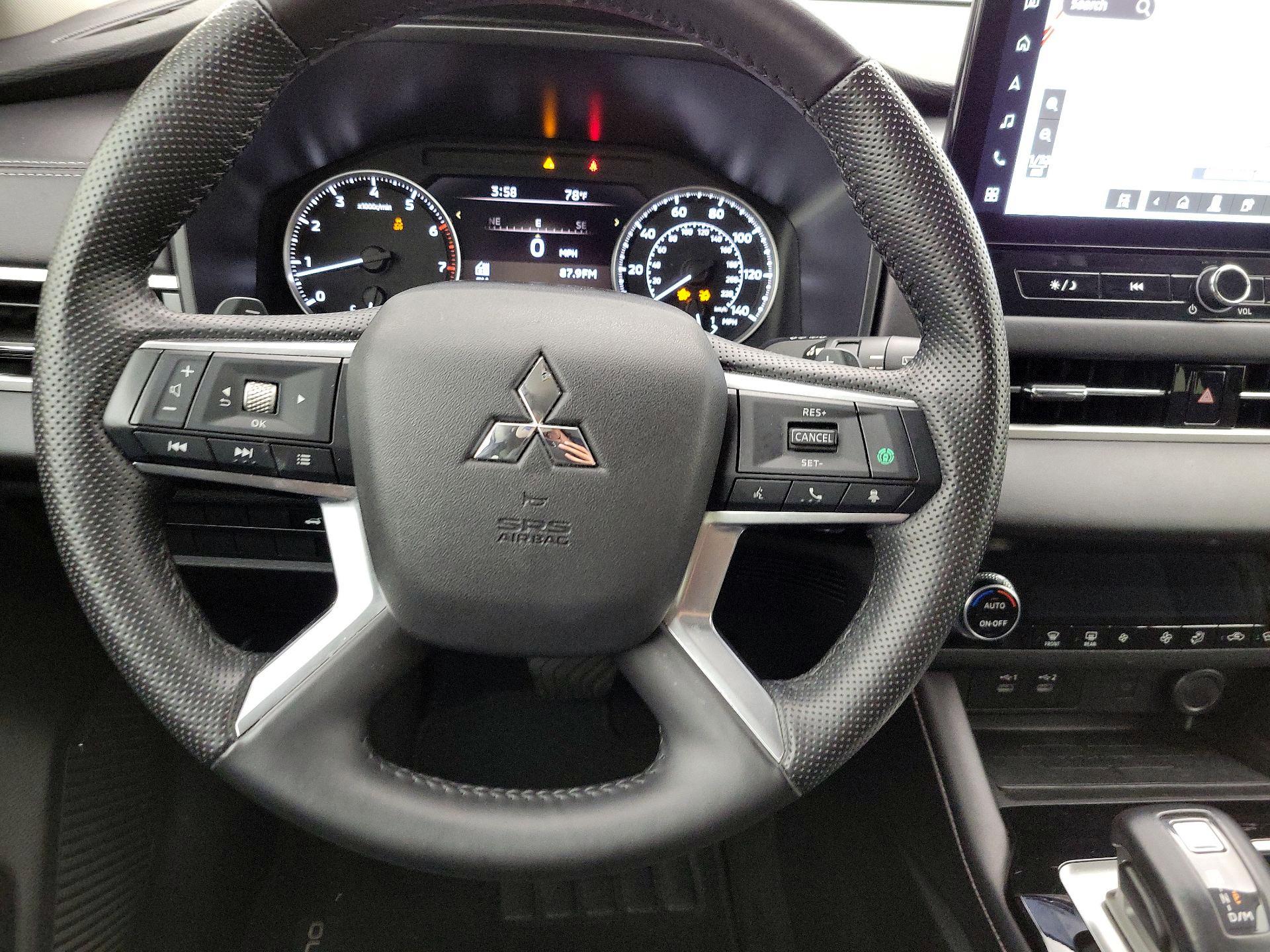 Thumbnail: 2025 Mitsubishi Outlander - 10