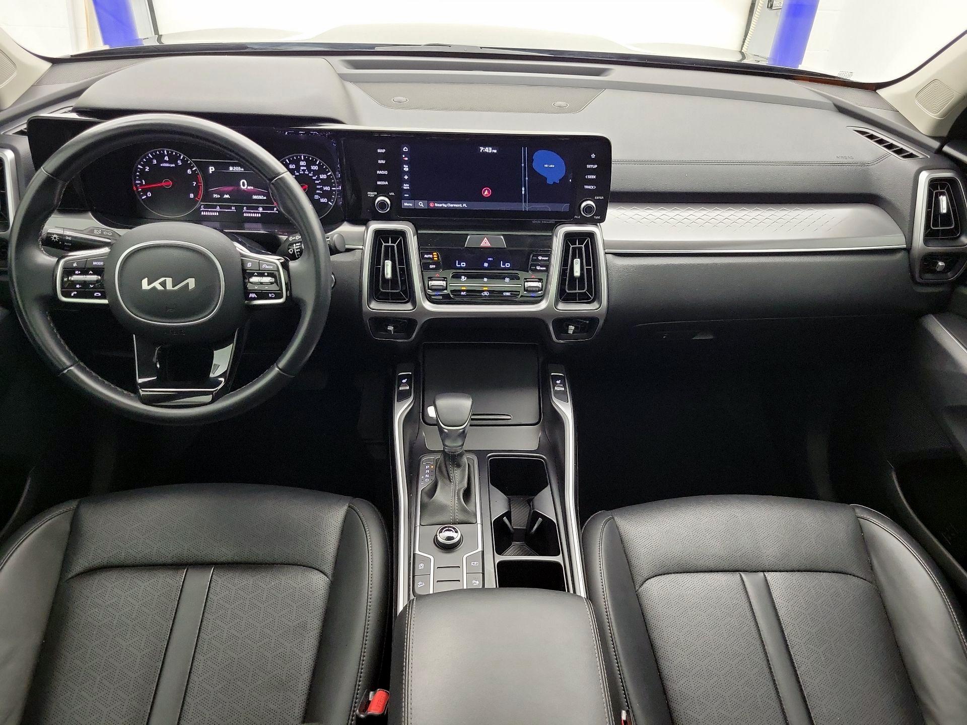 Thumbnail: 2023 Kia Sorento - 9
