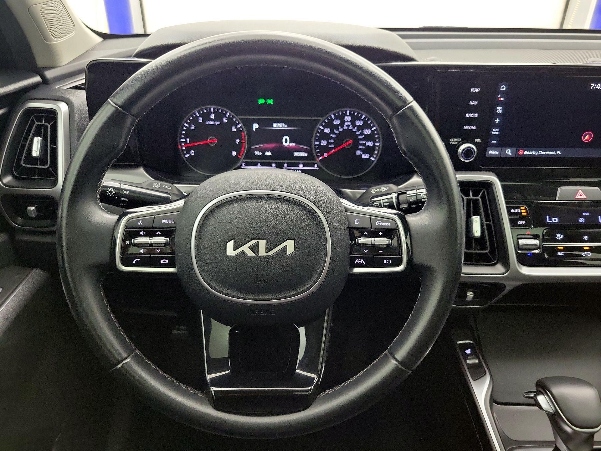 Thumbnail: 2023 Kia Sorento - 10