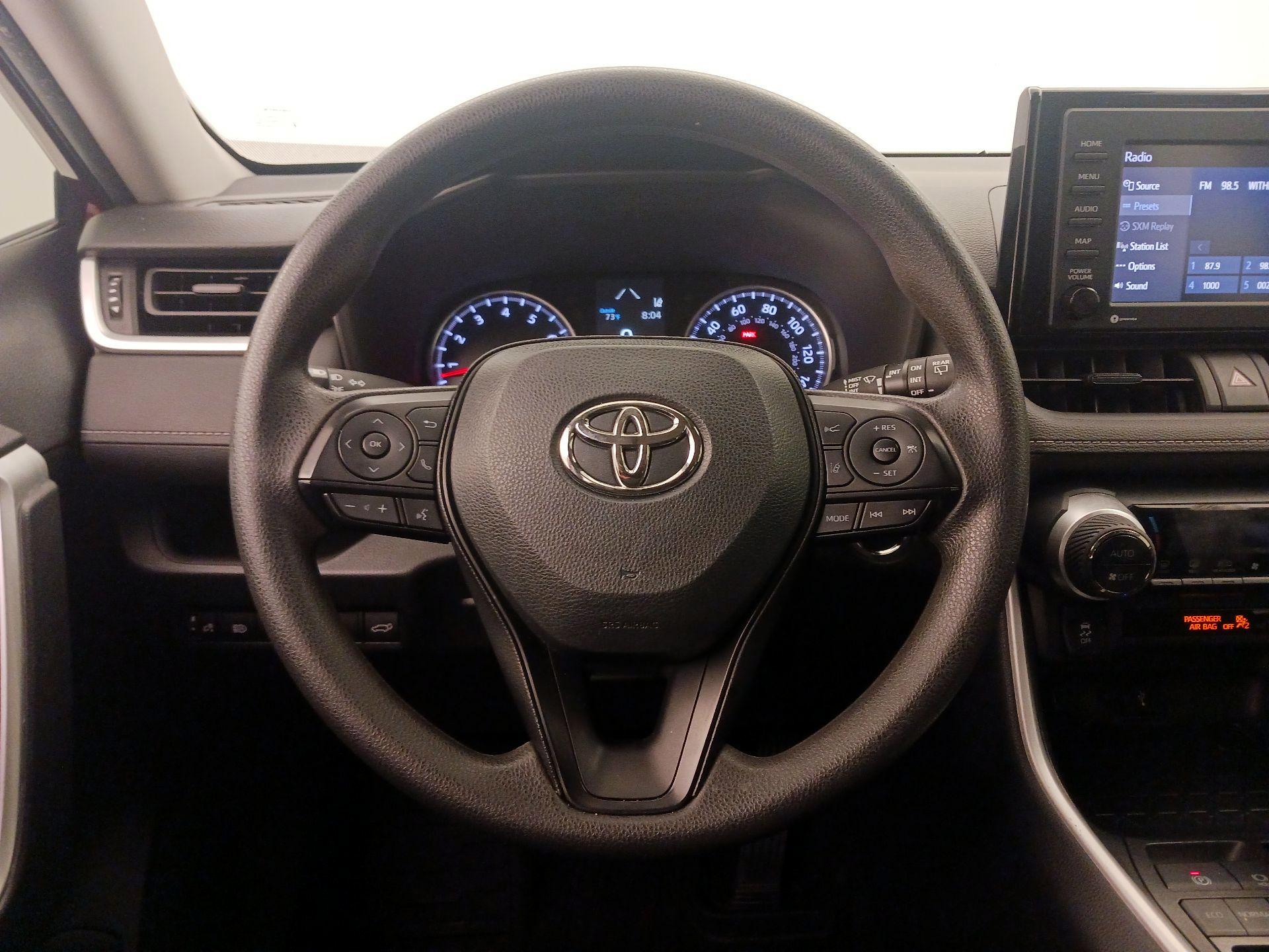 Thumbnail: 2022 Toyota RAV4 - 10