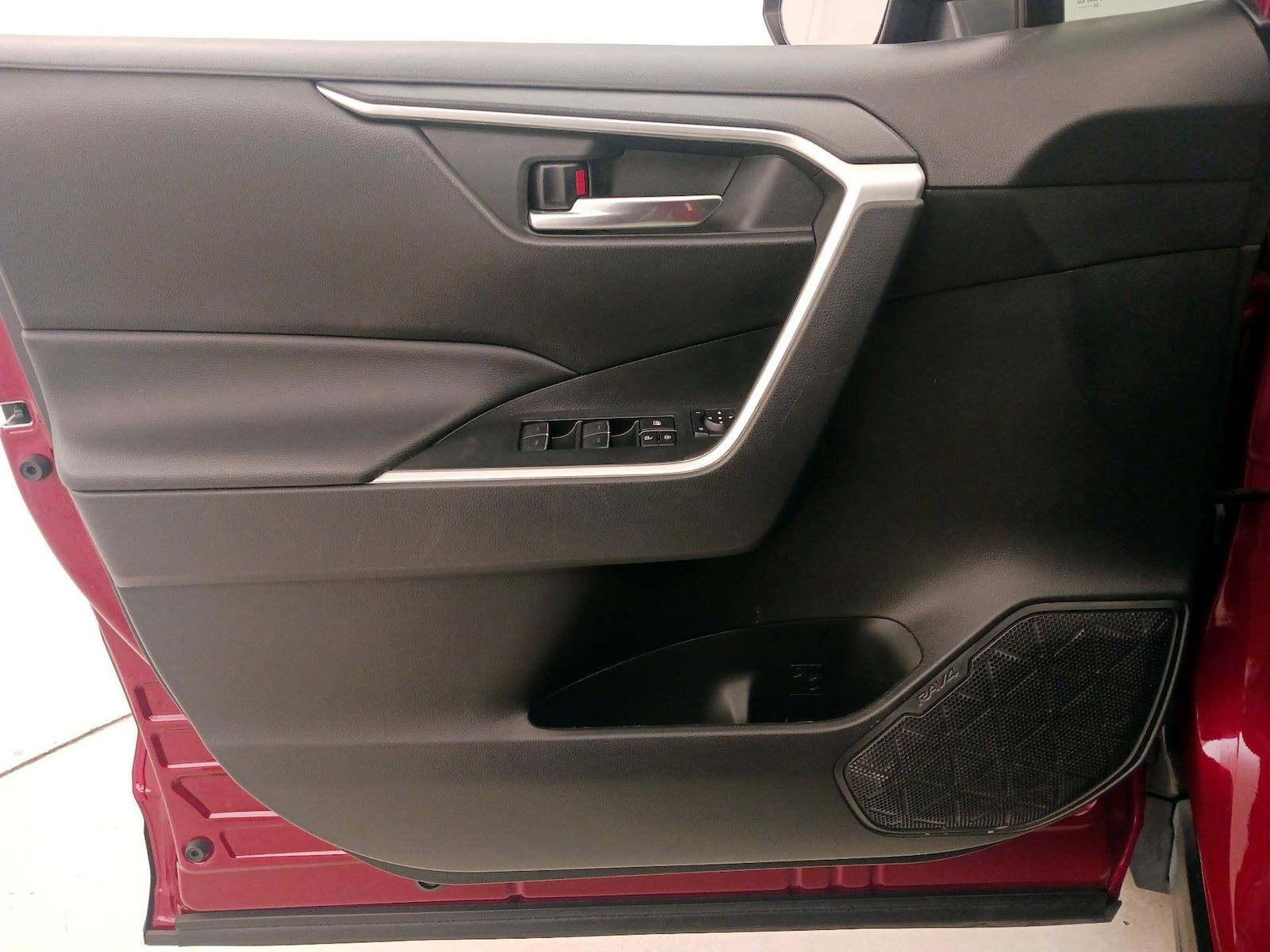 2022 Toyota RAV4 XLE - Photo 13