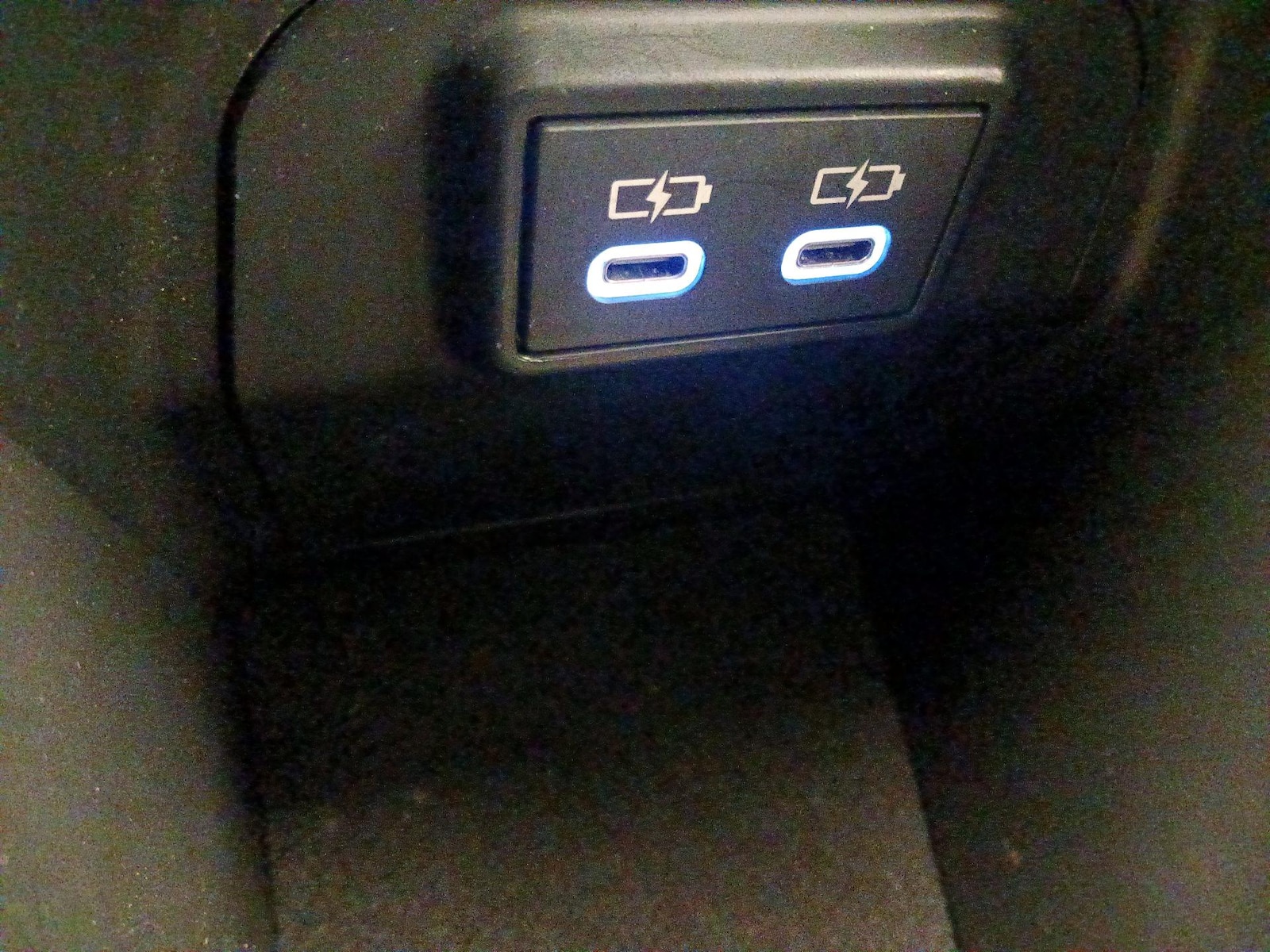 2022 Toyota RAV4 XLE - Photo 19