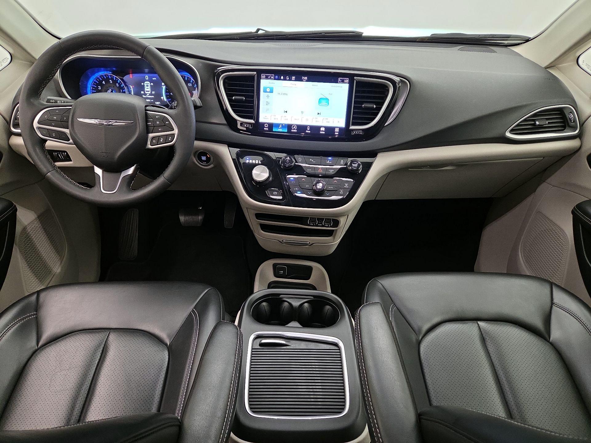 Thumbnail: 2023 Chrysler Pacifica - 9