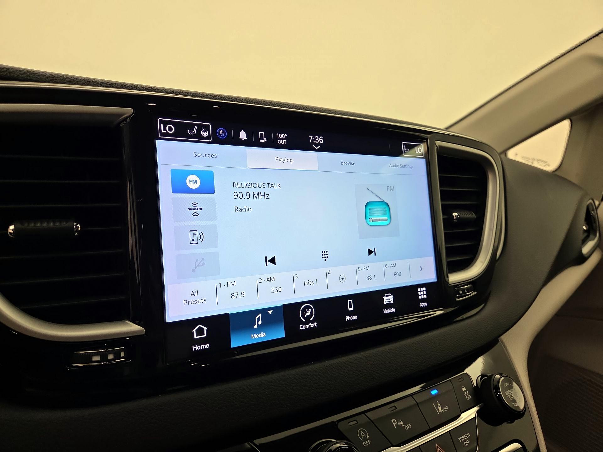 Thumbnail: 2023 Chrysler Pacifica - 15