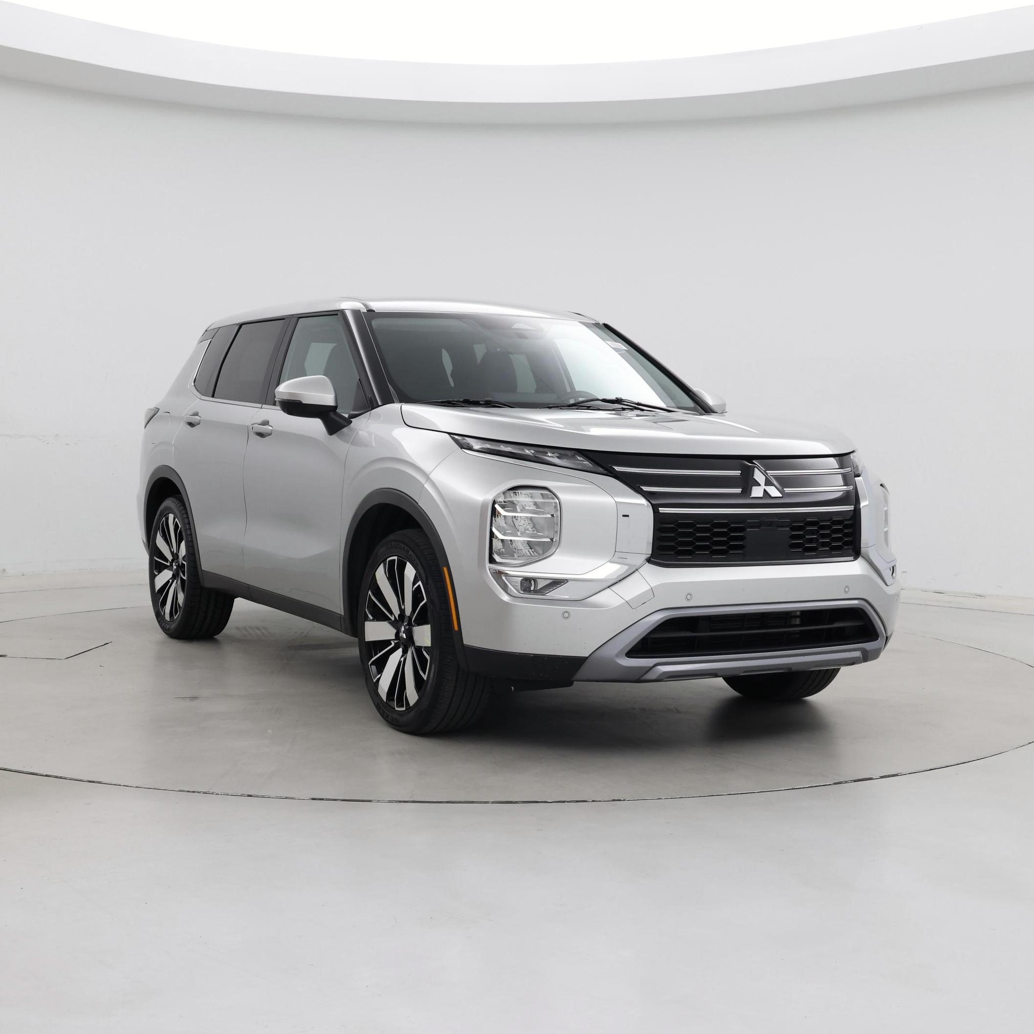 Silver 2025 Mitsubishi Outlander SE FWD SUV / Crossover Front-Wheel Drive Automatic