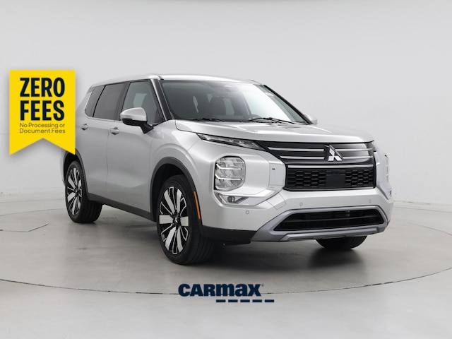 Silver 2025 Mitsubishi Outlander SE FWD SUV / Crossover Front-Wheel Drive Automatic