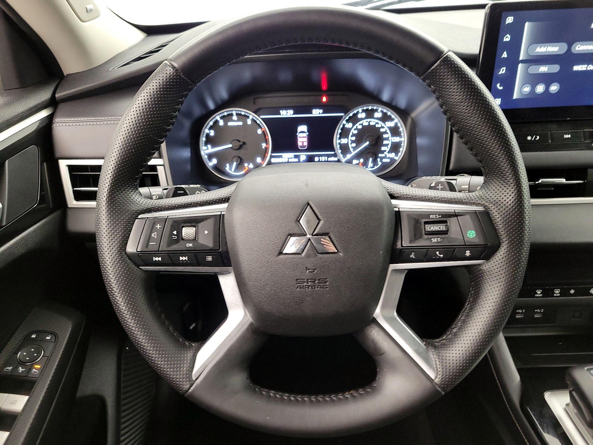 Thumbnail: 2025 Mitsubishi Outlander - 10