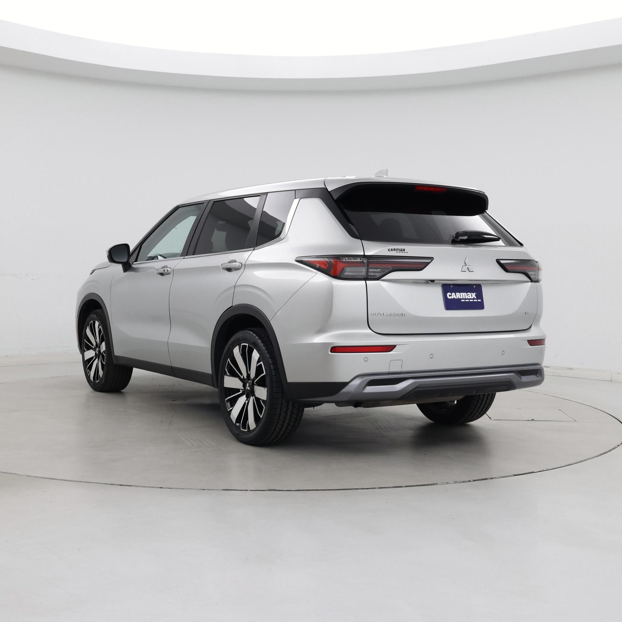 Thumbnail: 2025 Mitsubishi Outlander - 2