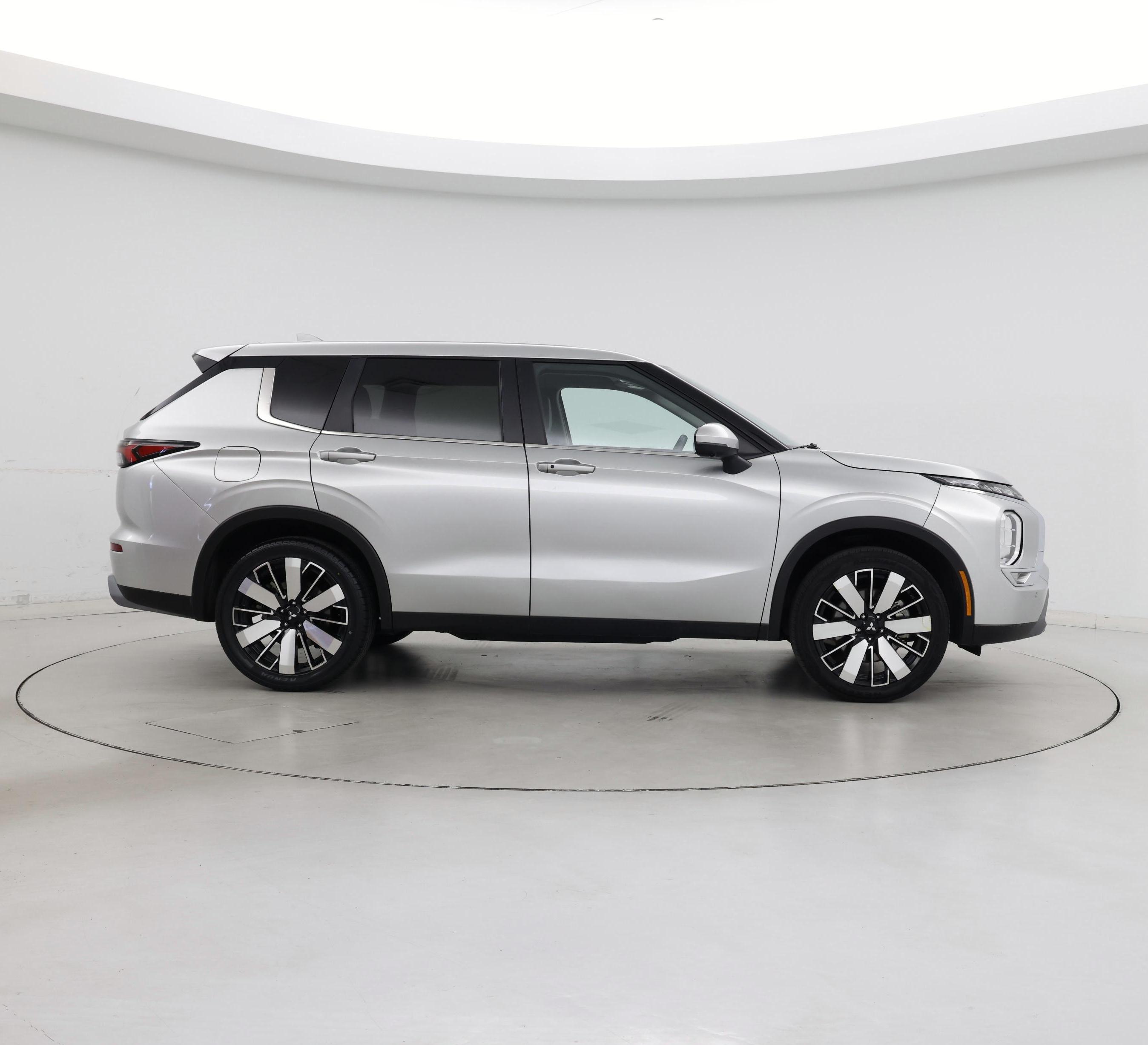 Thumbnail: 2025 Mitsubishi Outlander - 7
