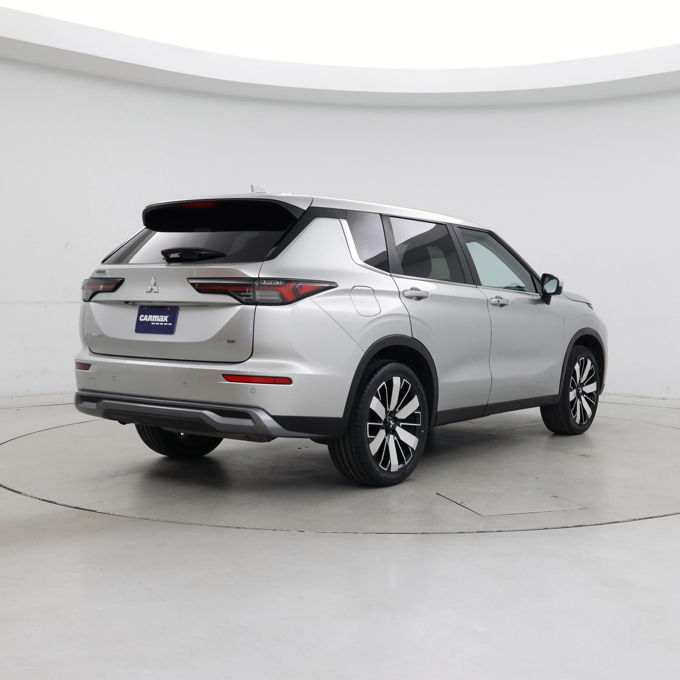 Thumbnail: 2025 Mitsubishi Outlander - 8