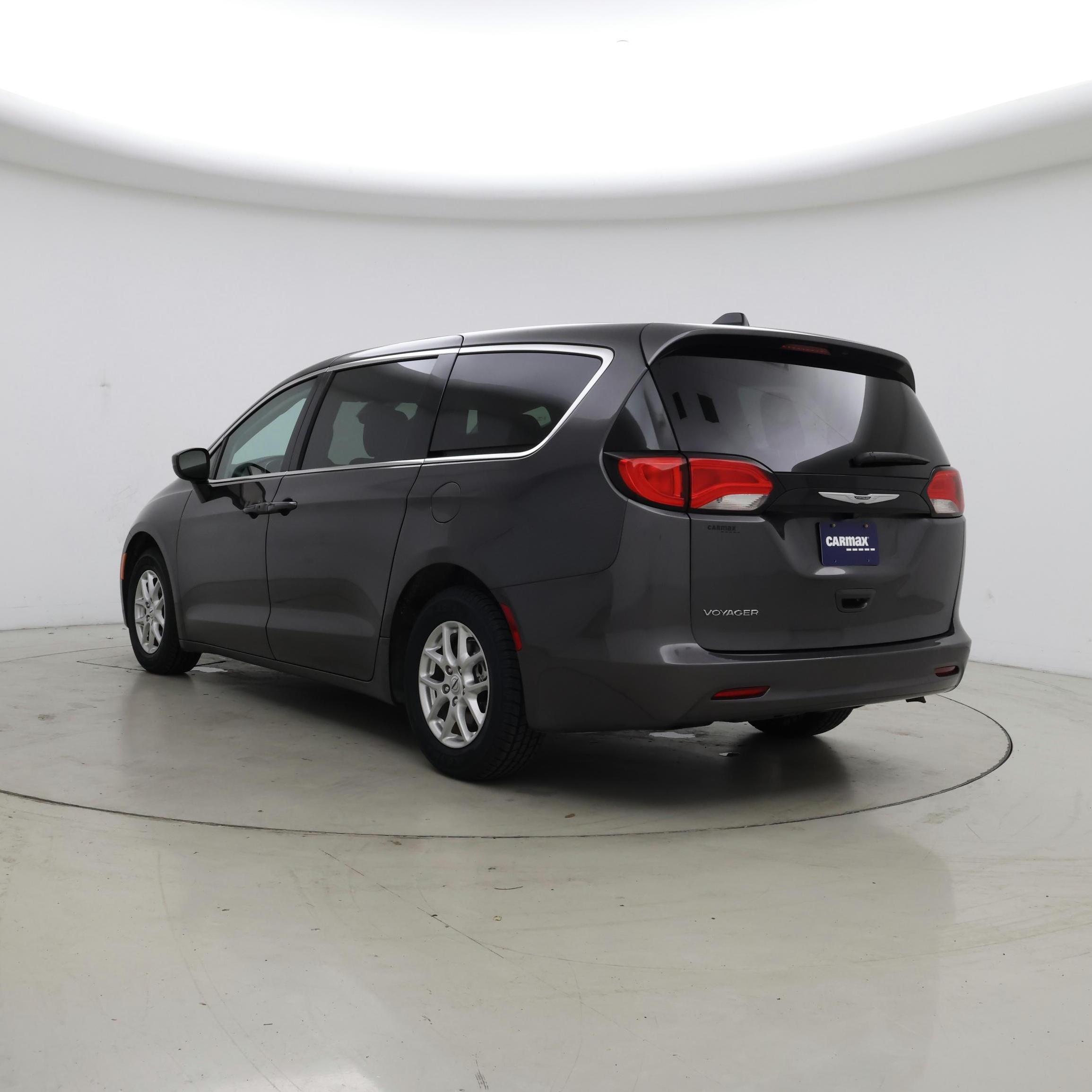 Thumbnail: 2023 Chrysler Voyager - 2