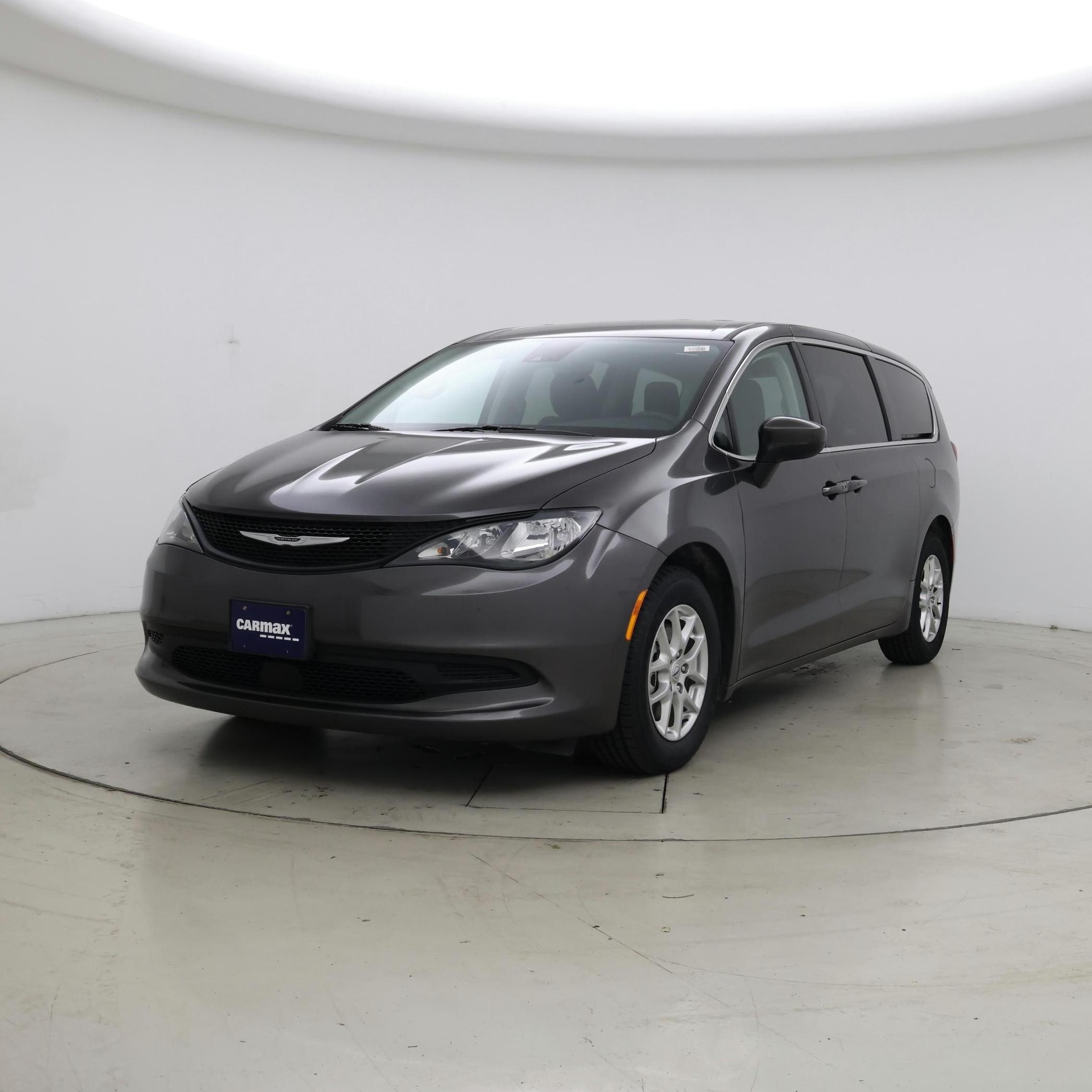 Thumbnail: 2023 Chrysler Voyager - 4