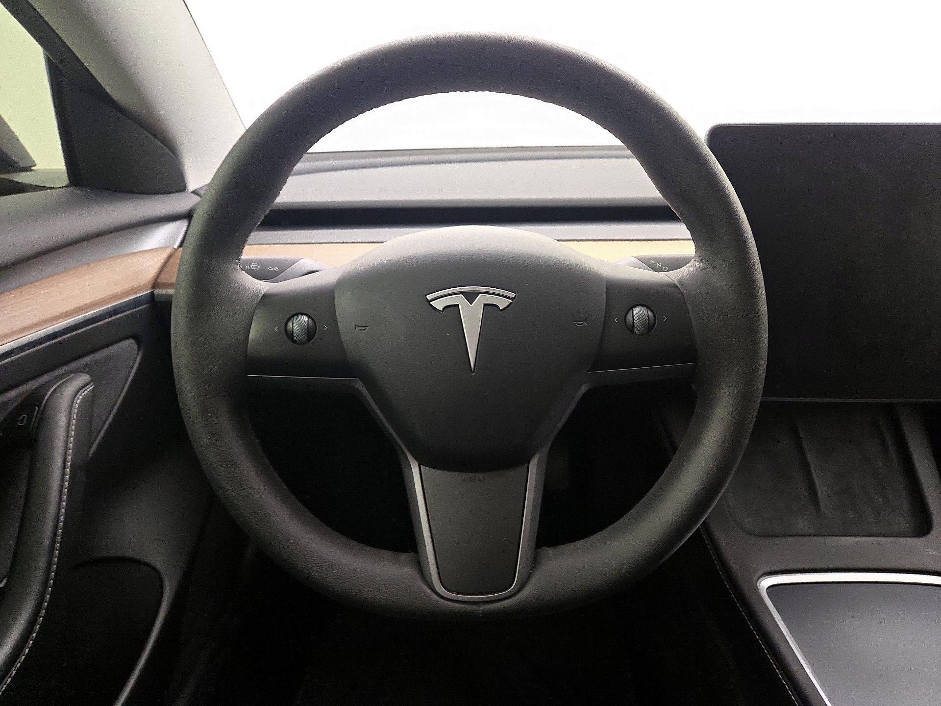 Thumbnail: 2023 Tesla Model 3 - 10
