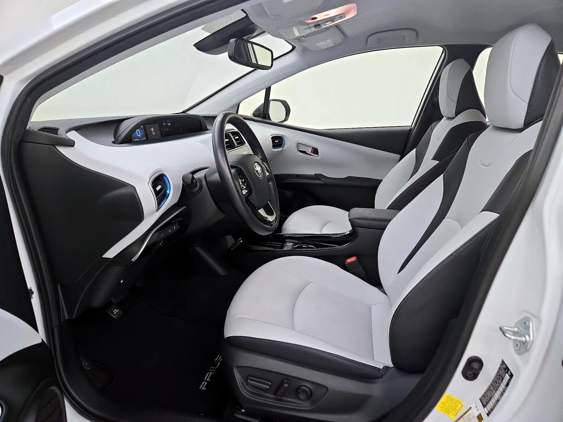 Thumbnail: 2022 Toyota Prius - 11