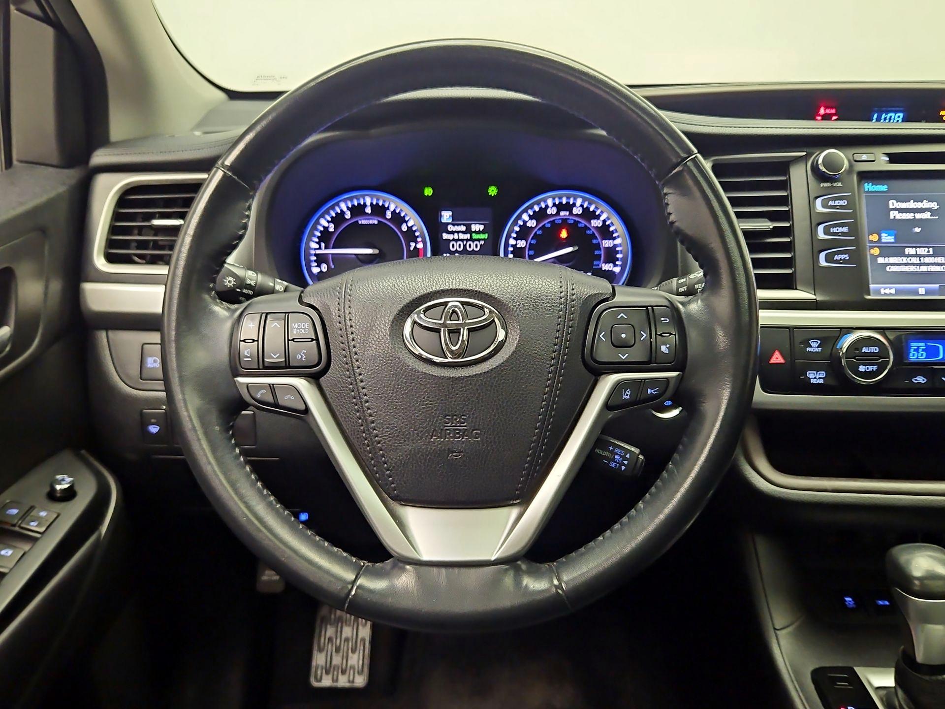 Thumbnail: 2017 Toyota Highlander - 10