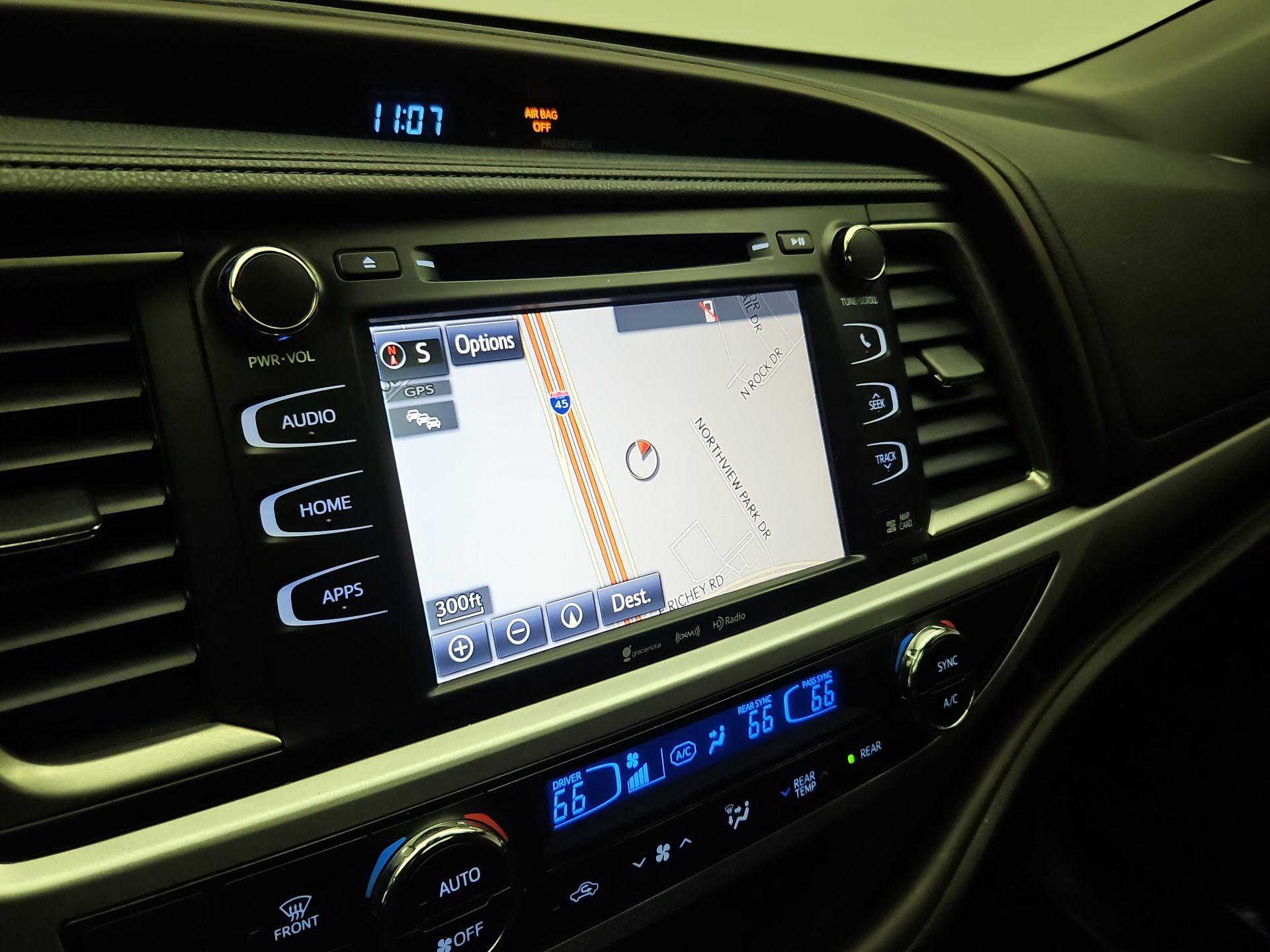 Thumbnail: 2017 Toyota Highlander - 14
