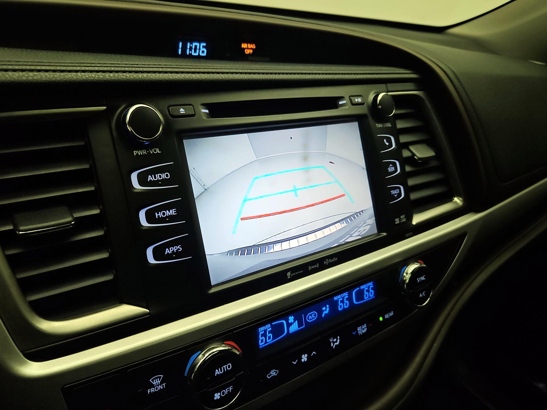 Thumbnail: 2017 Toyota Highlander - 15