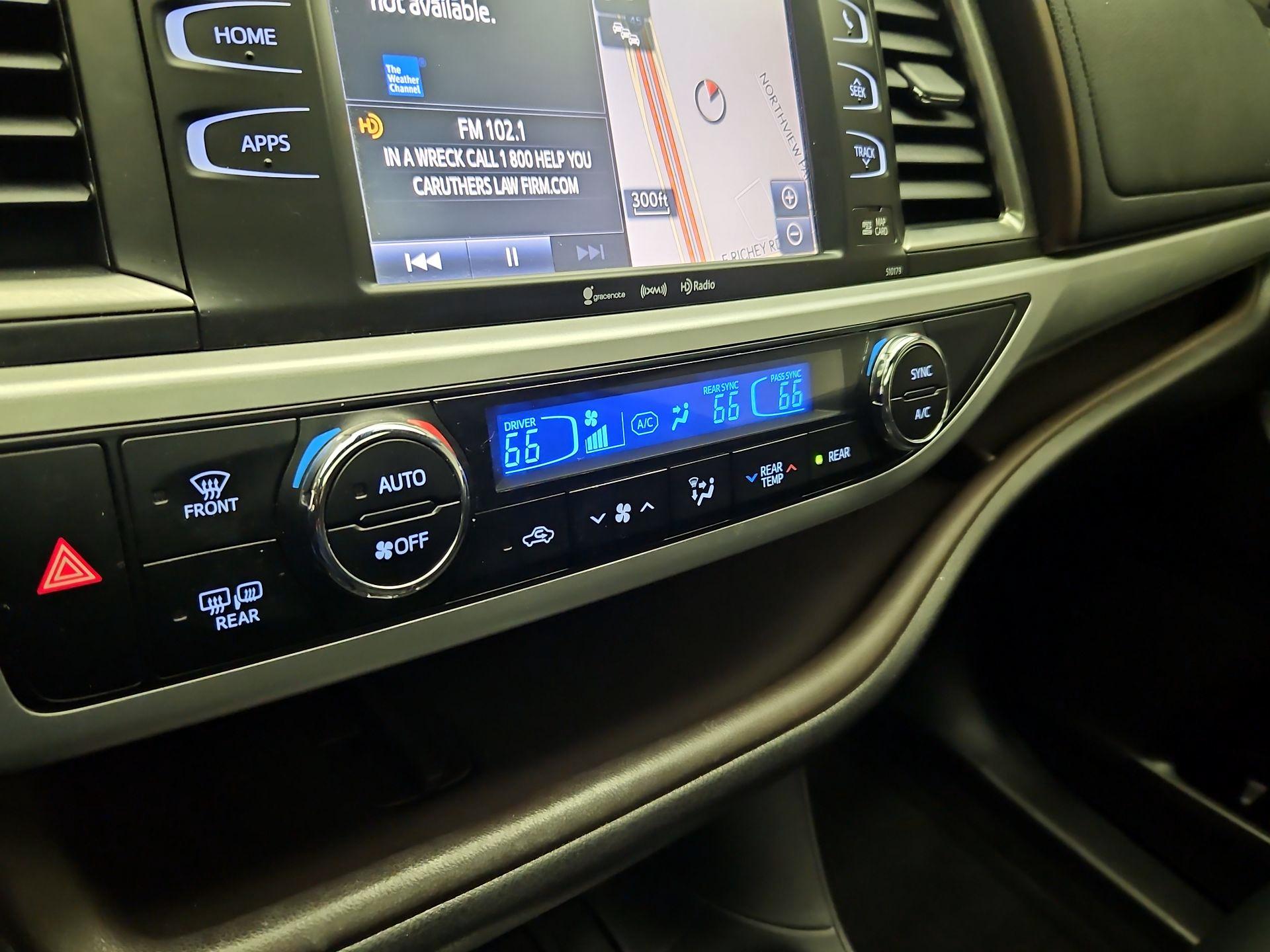 Thumbnail: 2017 Toyota Highlander - 17