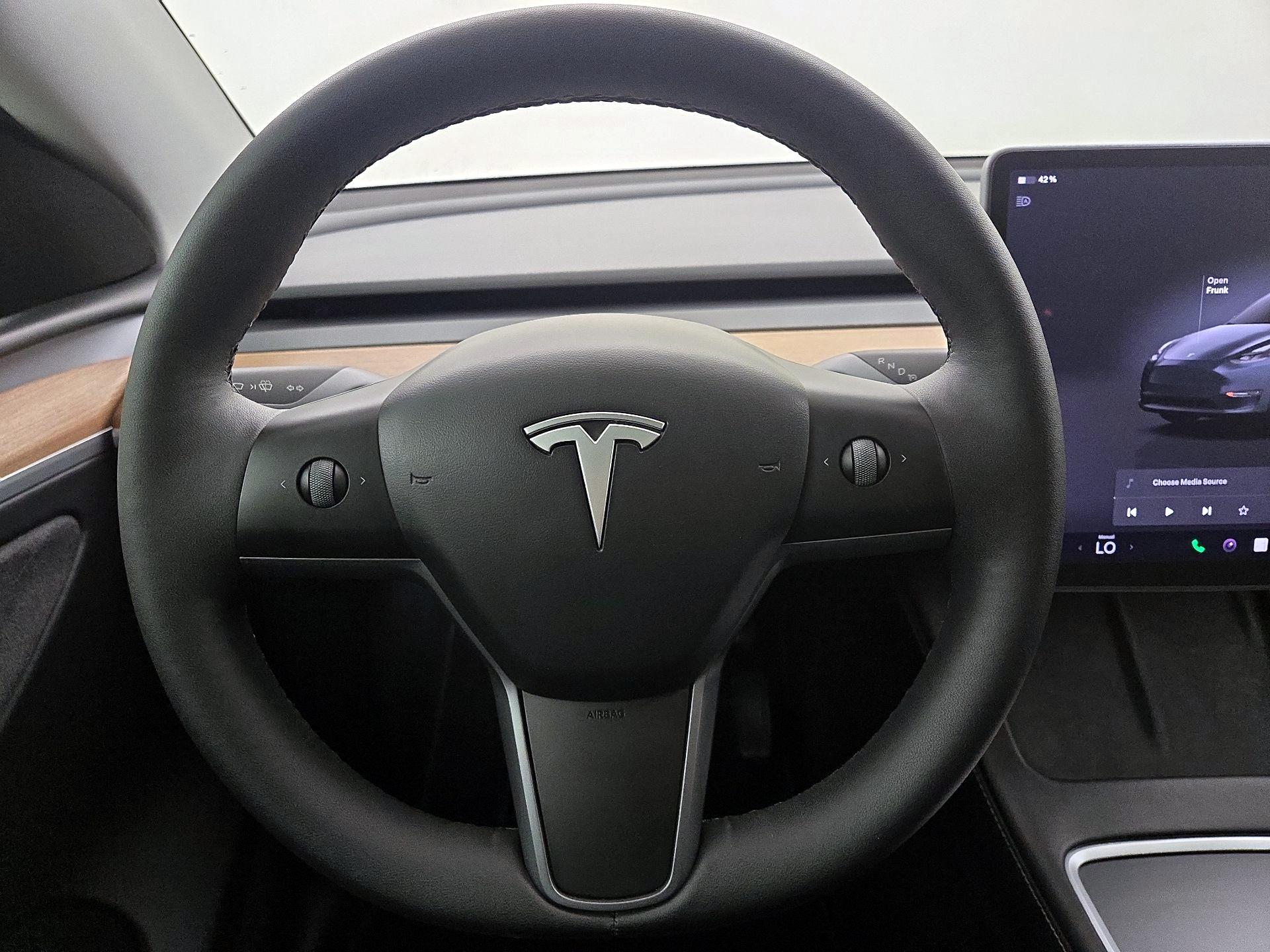 Thumbnail: 2023 Tesla Model Y - 10