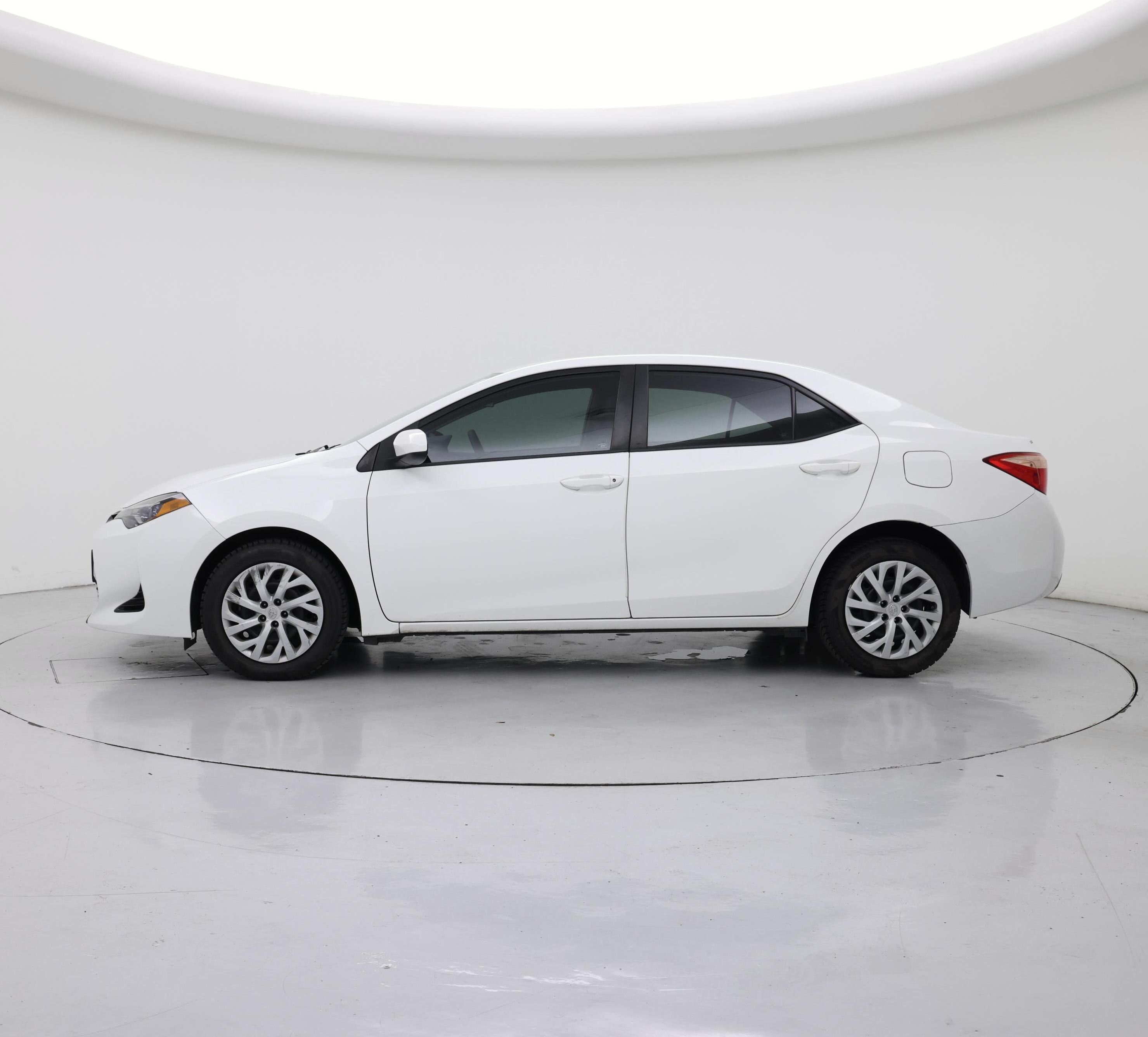Thumbnail: 2017 Toyota Corolla - 3