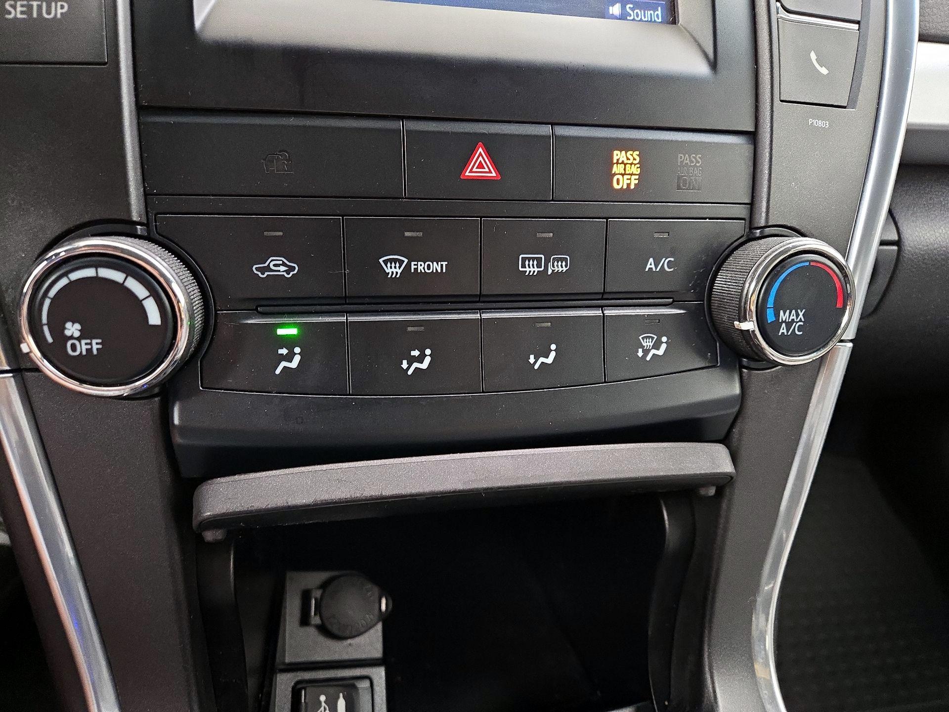 Thumbnail: 2015 Toyota Camry - 16