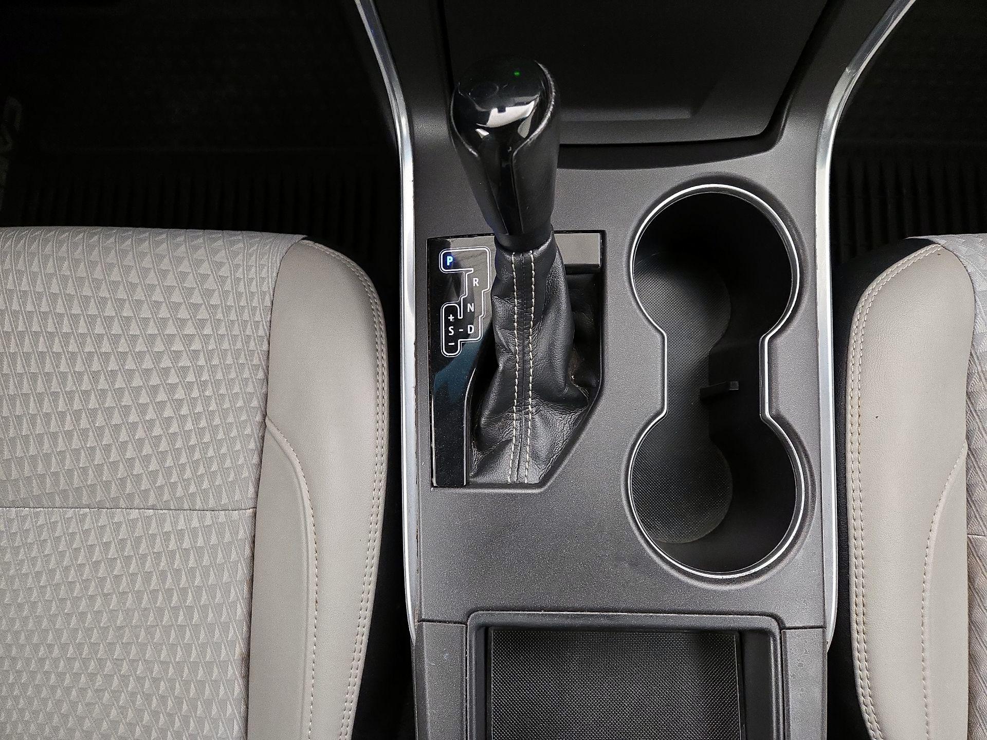 Thumbnail: 2015 Toyota Camry - 17