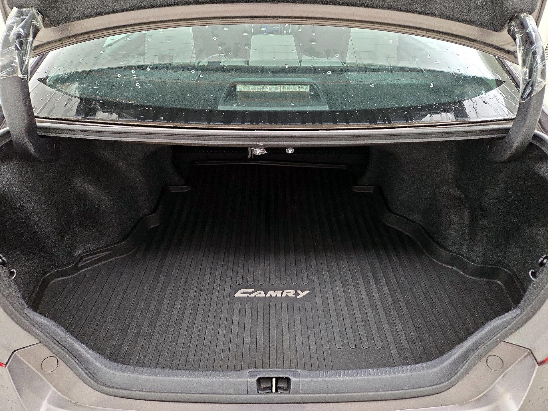 Thumbnail: 2015 Toyota Camry - 20