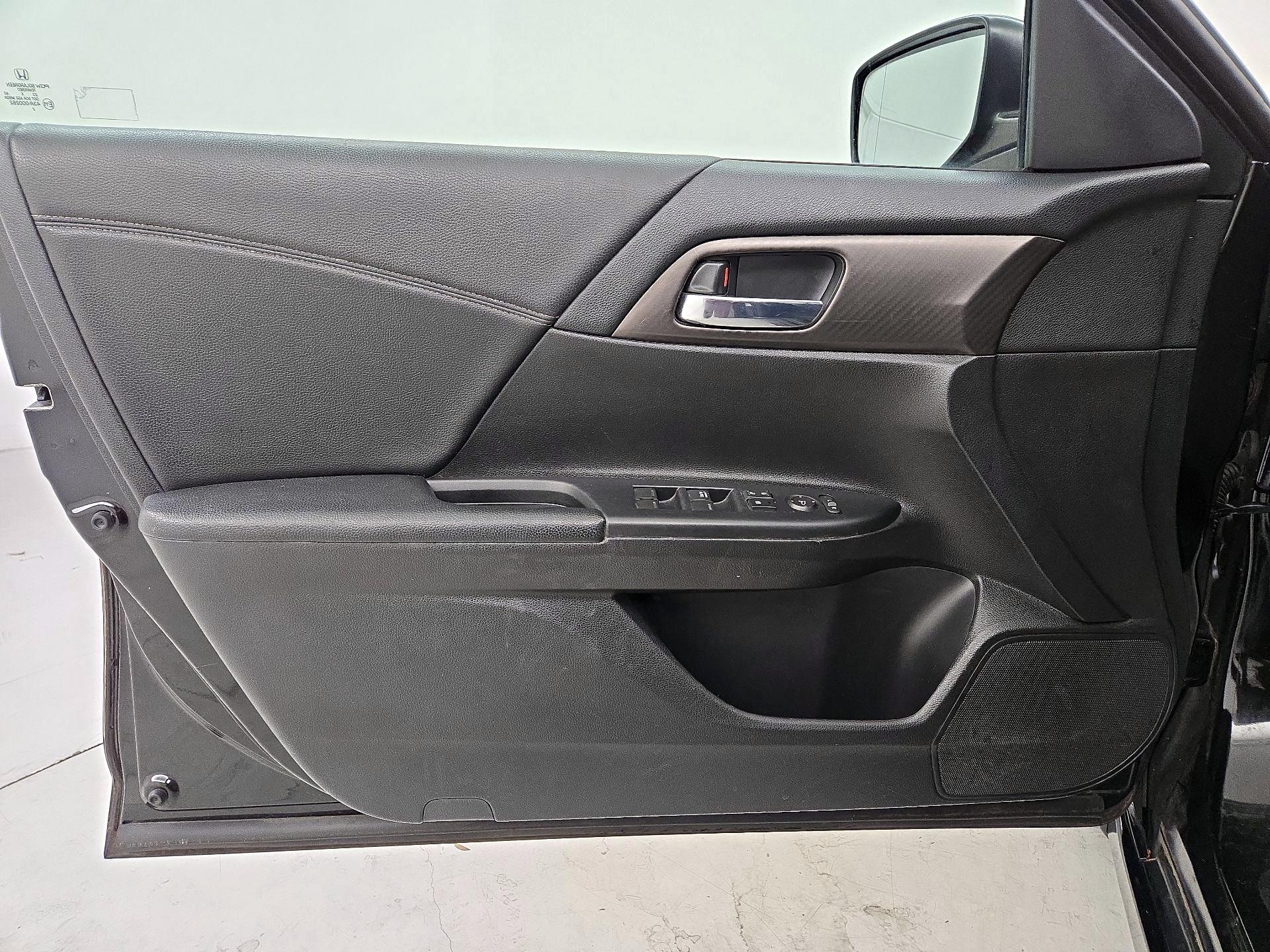 Thumbnail: 2016 Honda Accord - 12