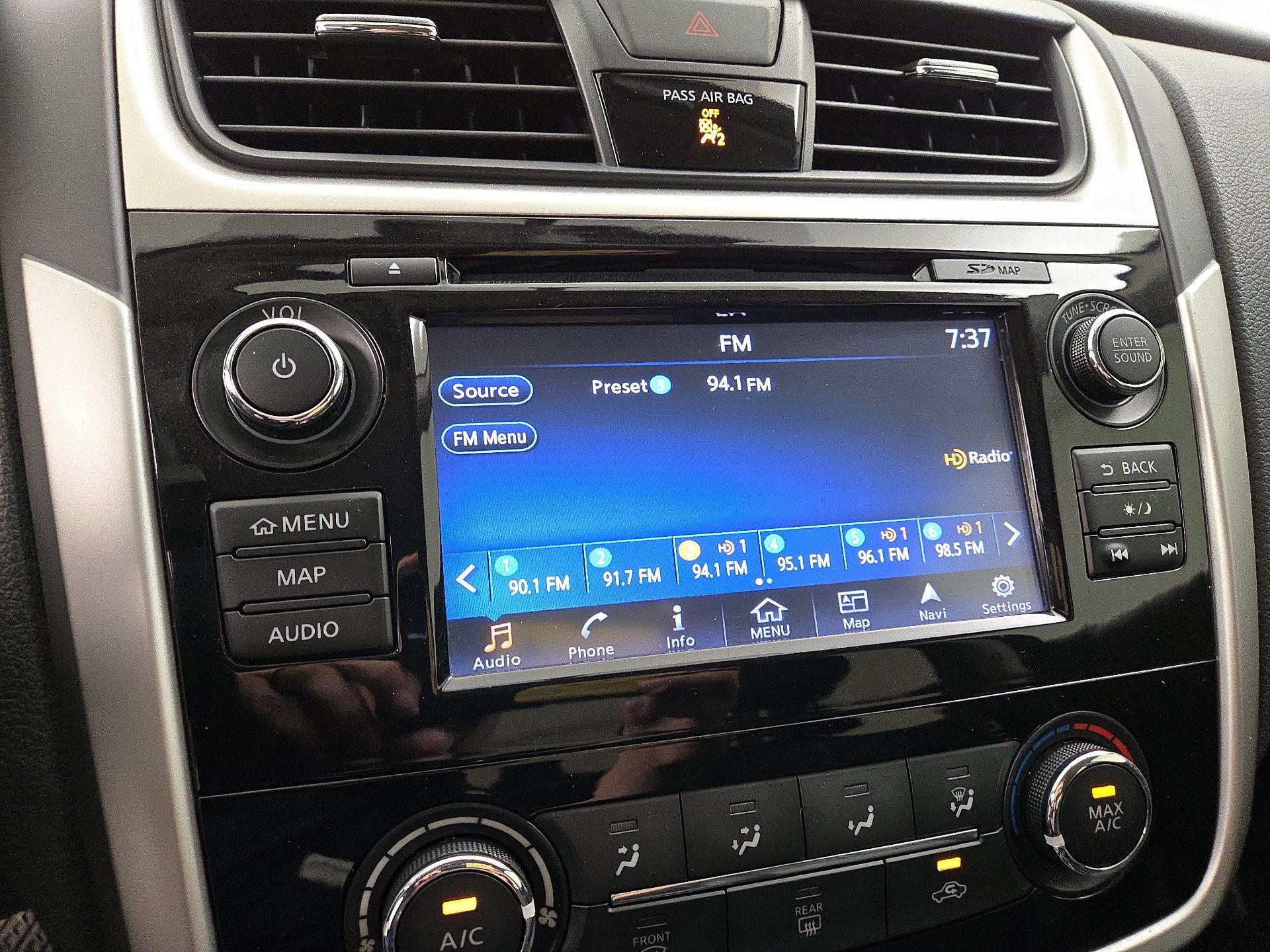 Thumbnail: 2018 Nissan Altima - 16