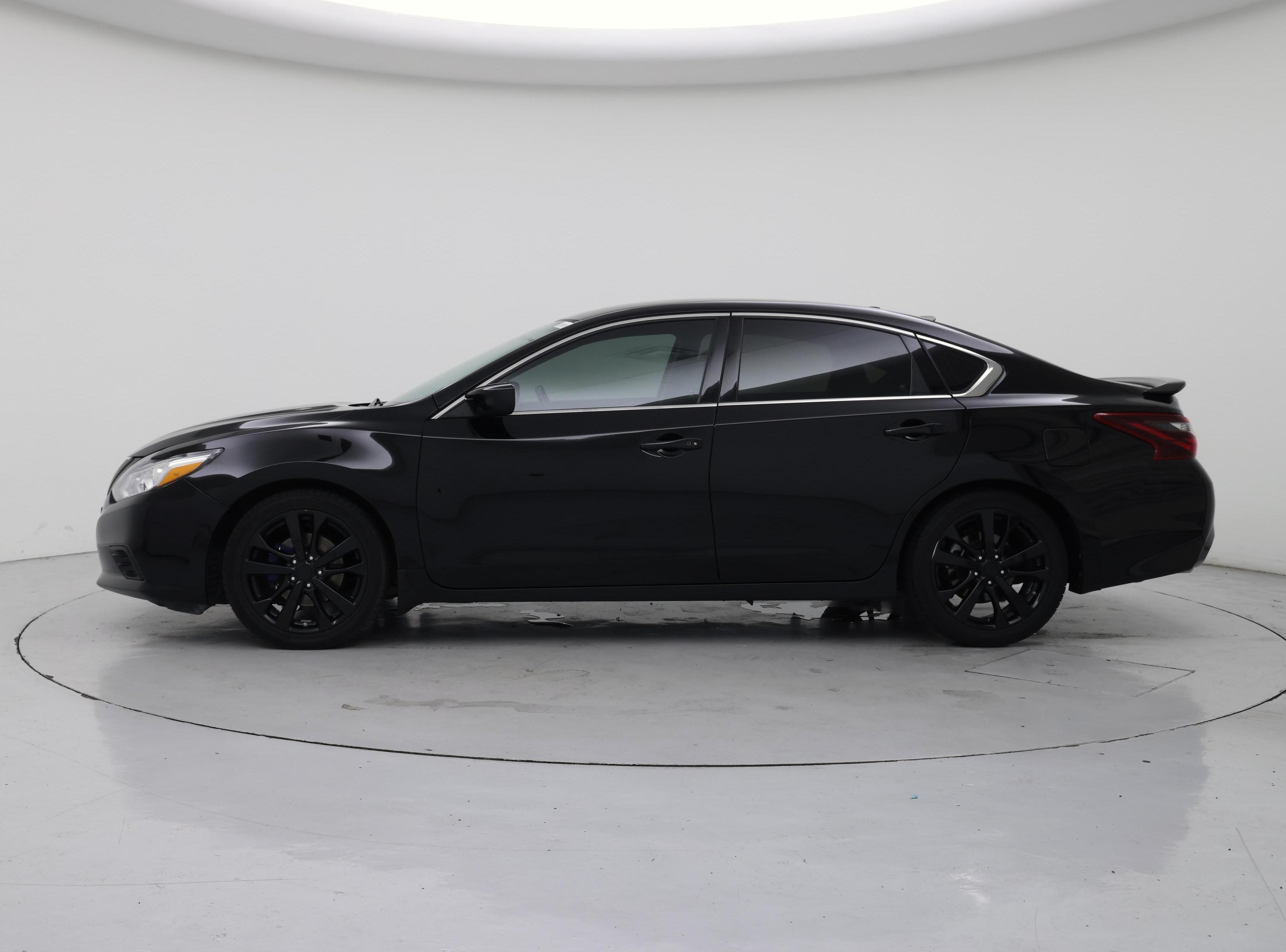 Thumbnail: 2018 Nissan Altima - 3