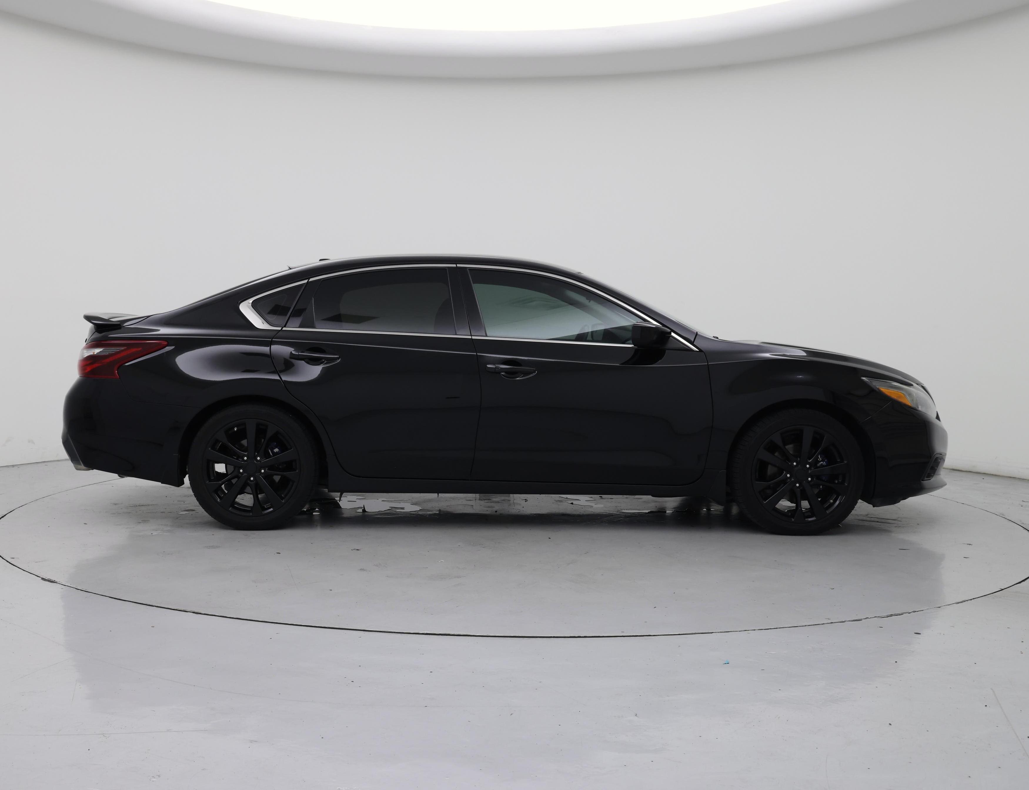 Thumbnail: 2018 Nissan Altima - 7