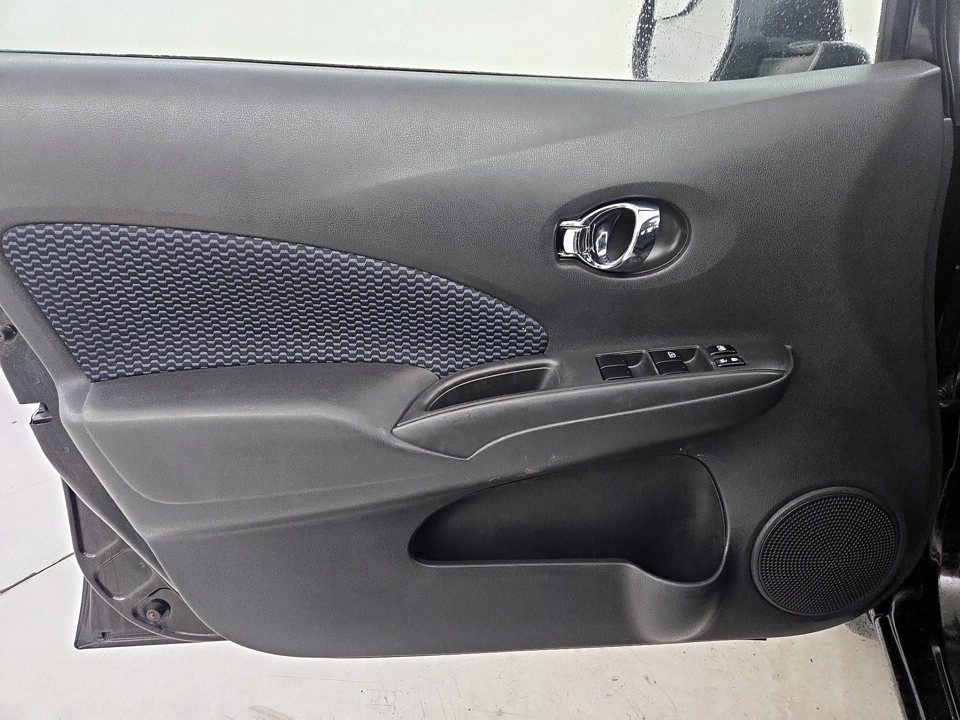Thumbnail: 2014 Nissan Versa Note - 12