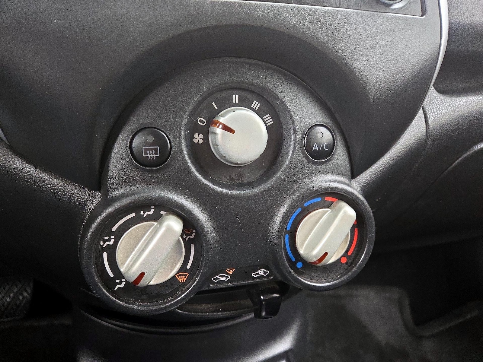 2014 Nissan Versa Note SV - Photo 16