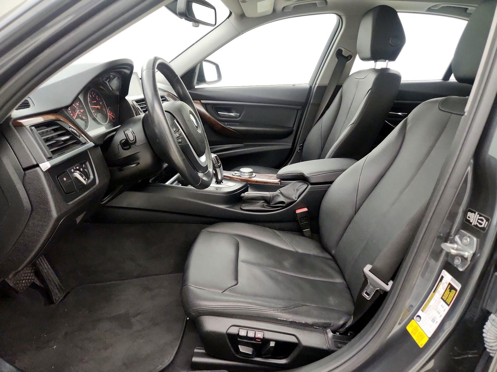 Thumbnail: 2015 BMW 3 Series - 9