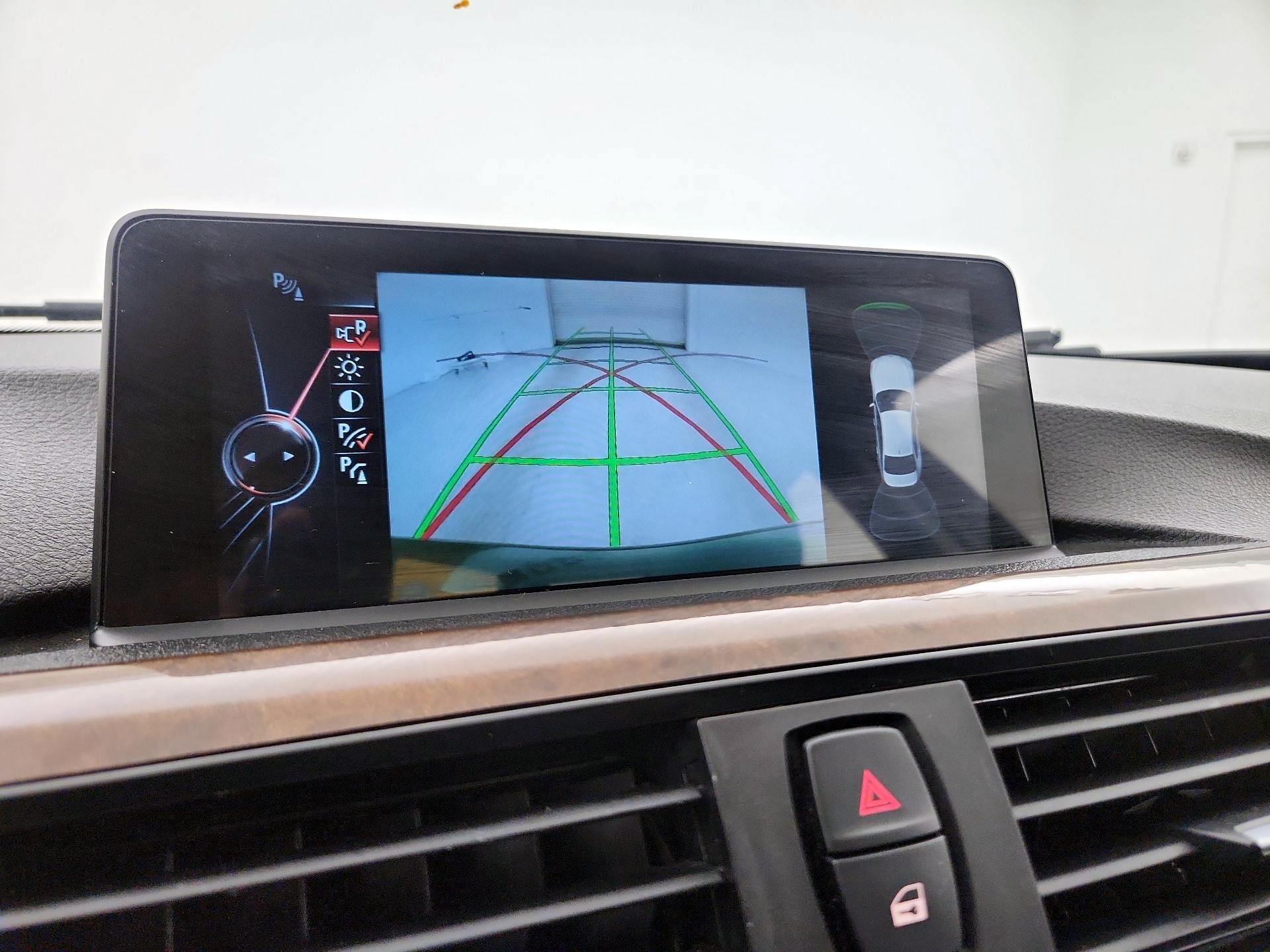 Thumbnail: 2015 BMW 3 Series - 12