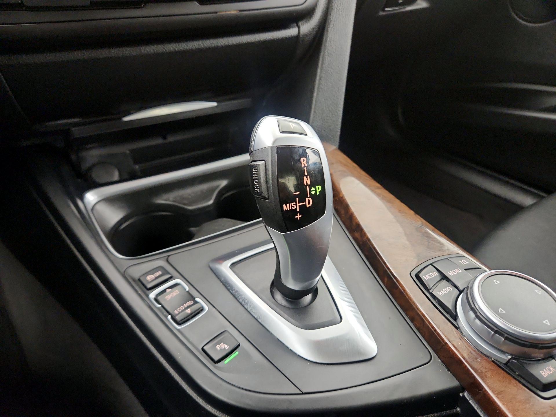 Thumbnail: 2015 BMW 3 Series - 15