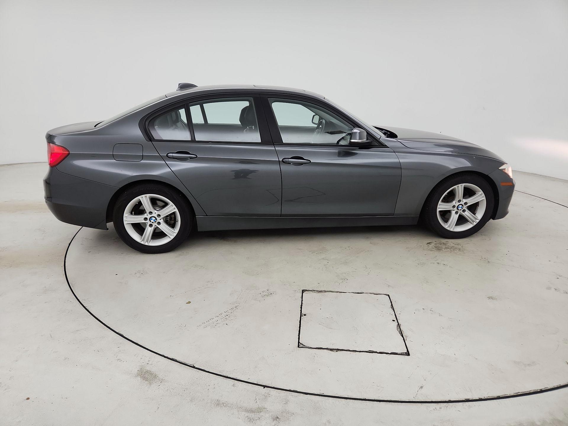 Thumbnail: 2015 BMW 3 Series - 4