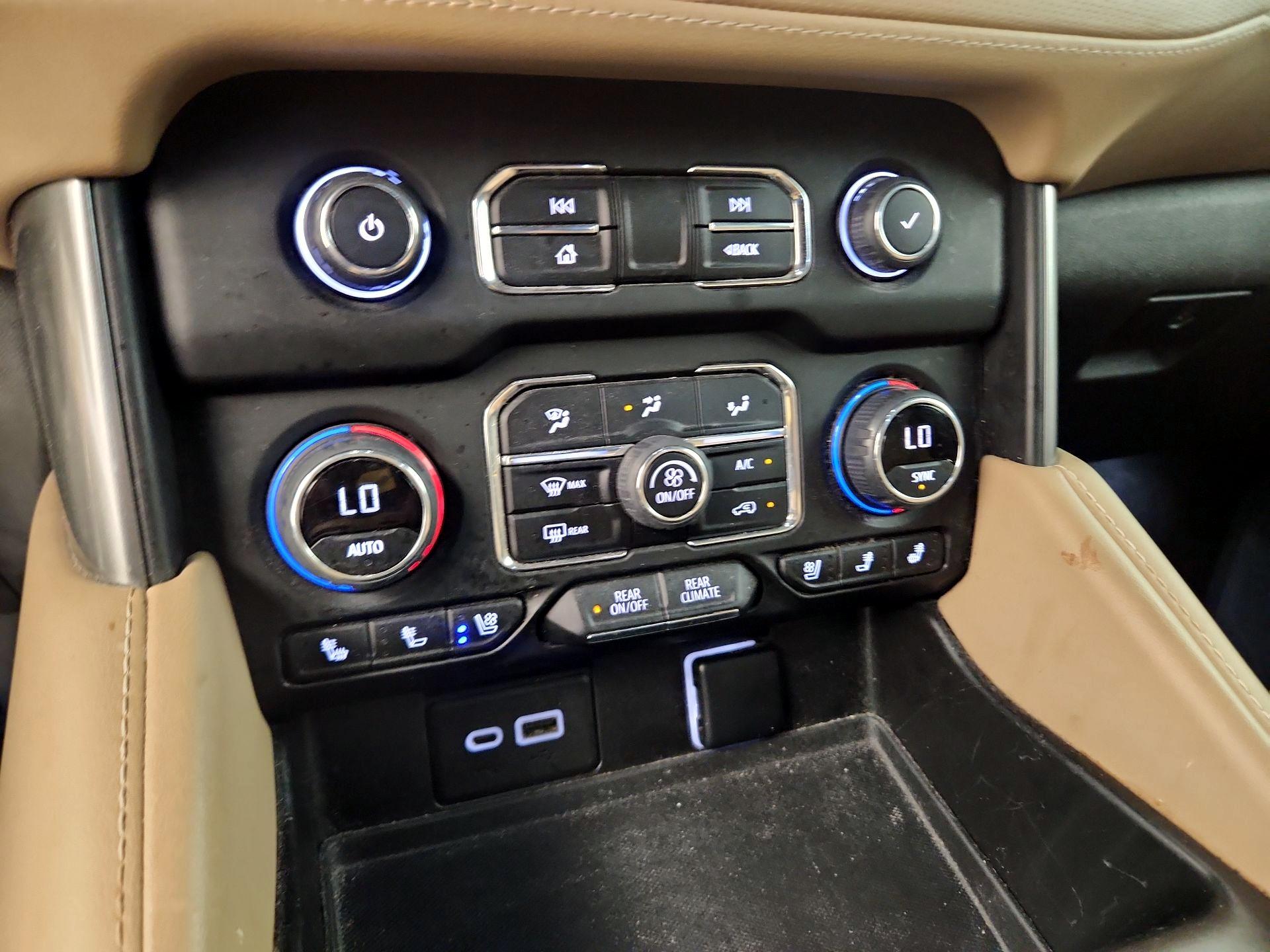 Thumbnail: 2022 Chevrolet Suburban - 14