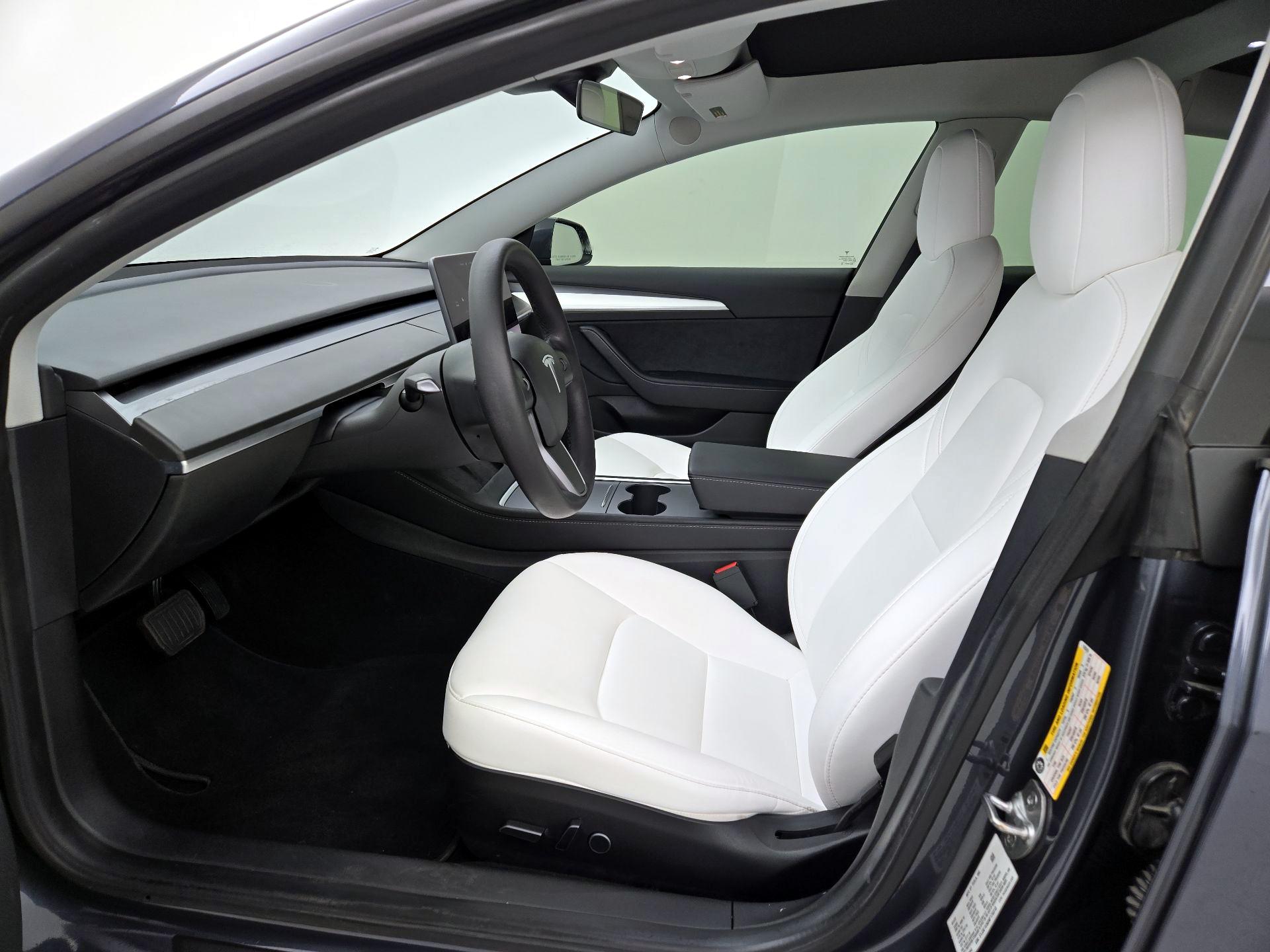Thumbnail: 2022 Tesla Model 3 - 11
